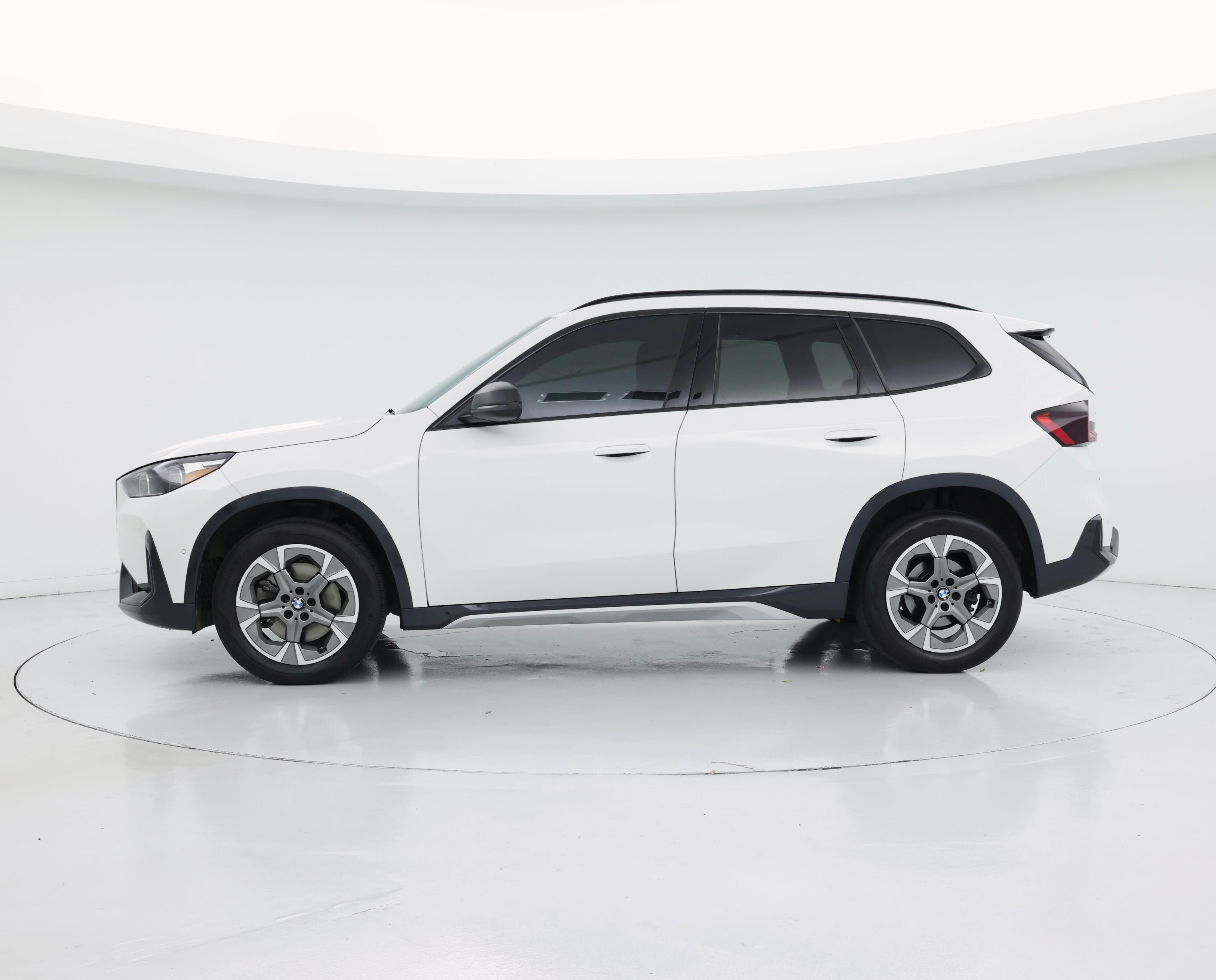 Thumbnail: 2024 BMW X1 - 3