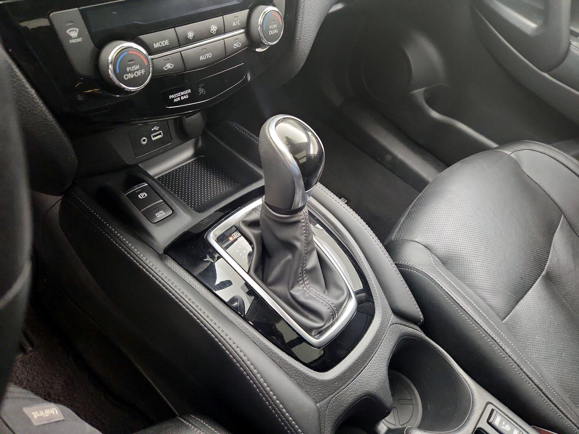 Thumbnail: 2020 Nissan Rogue - 18
