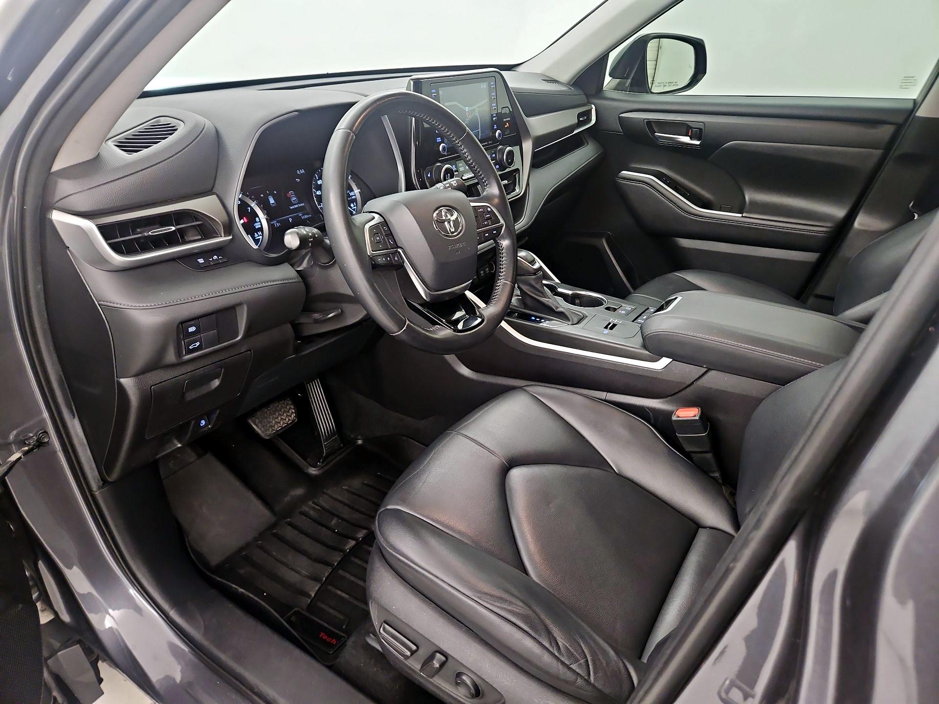 Thumbnail: 2020 Toyota Highlander - 11