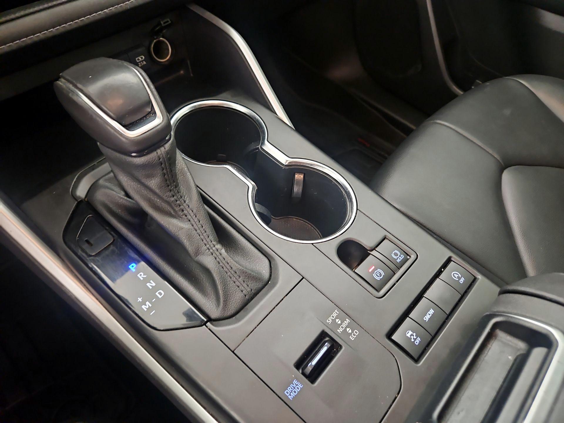 Thumbnail: 2020 Toyota Highlander - 18