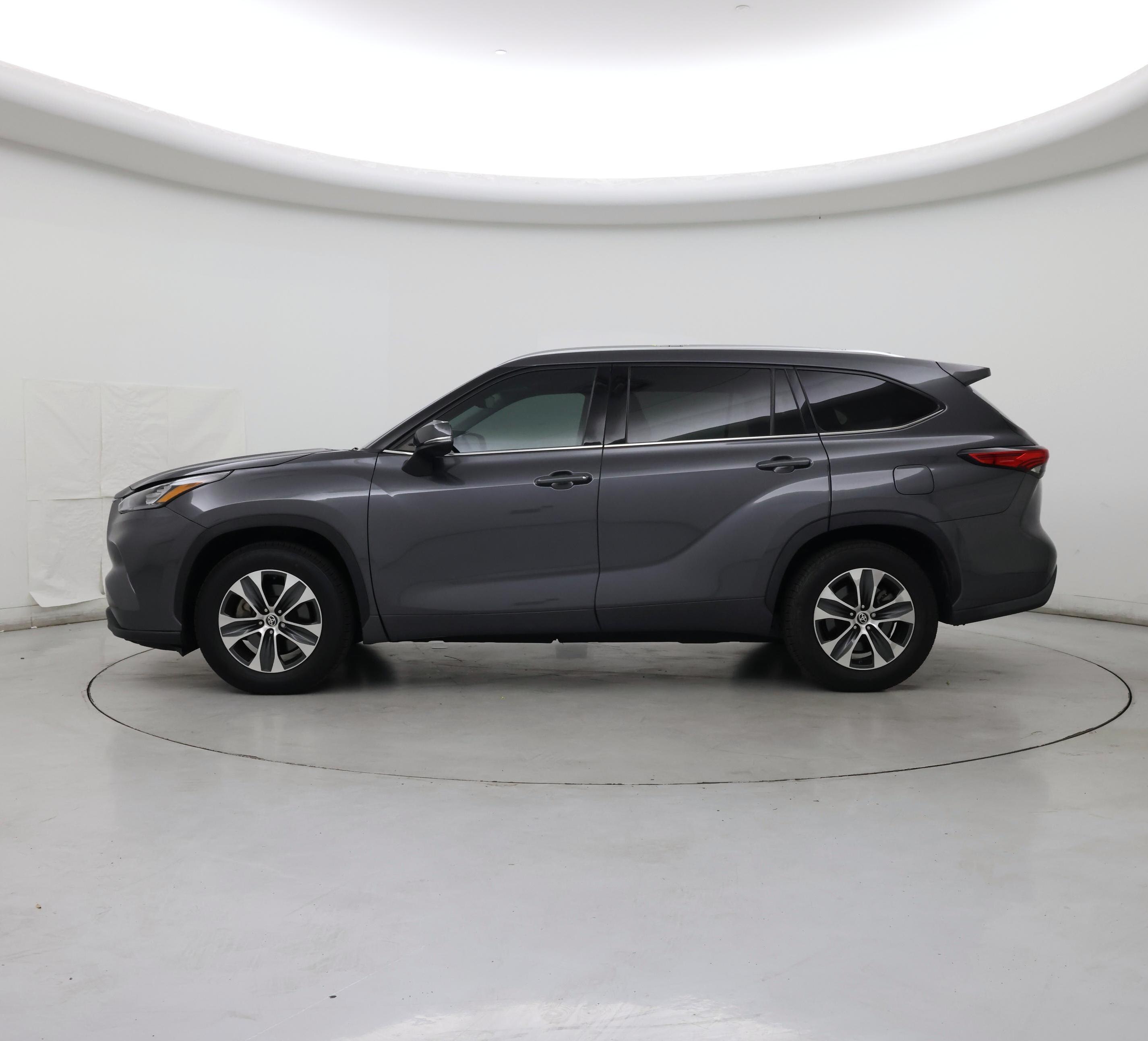 Thumbnail: 2020 Toyota Highlander - 3