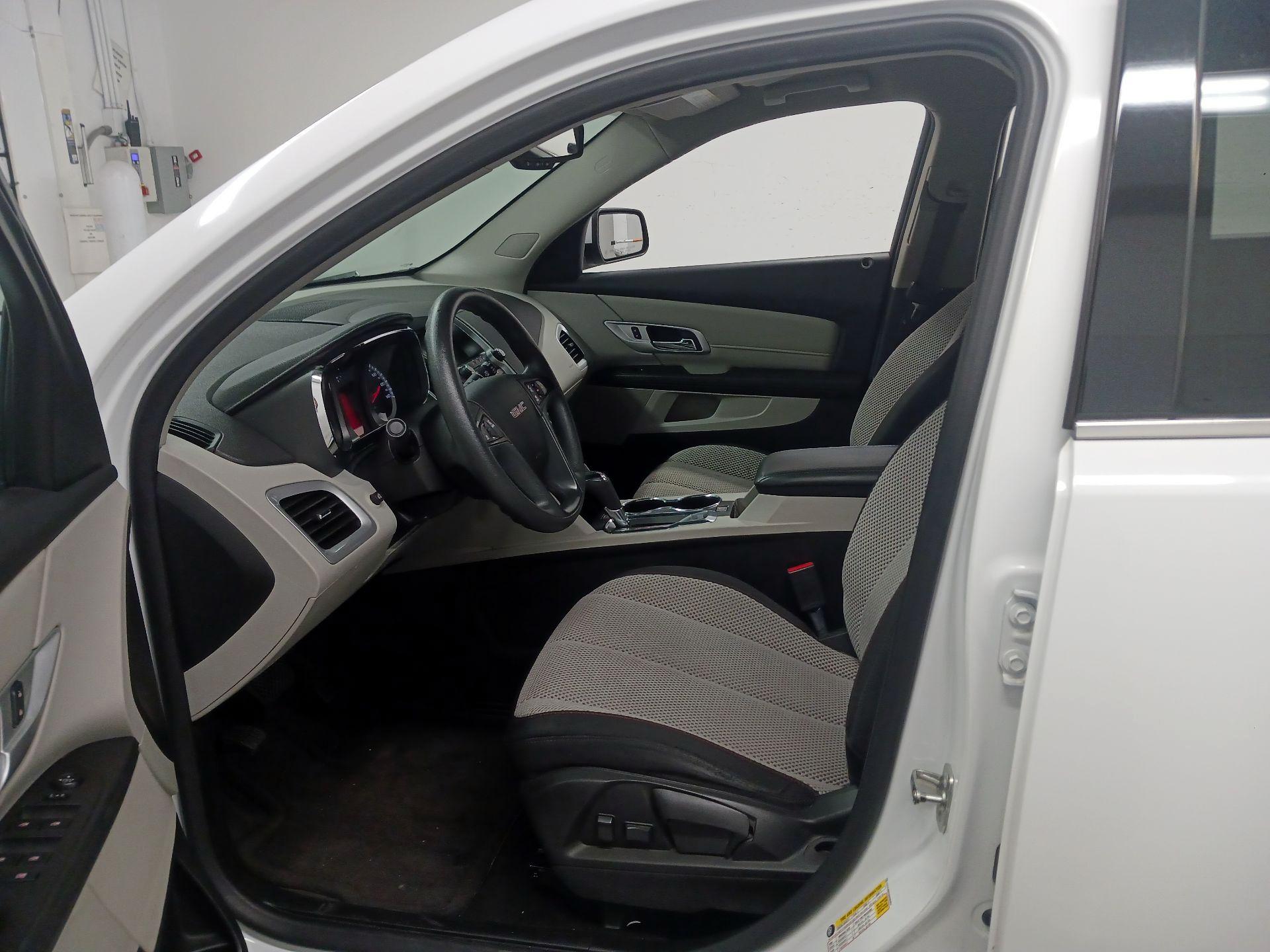 Thumbnail: 2016 GMC Terrain - 11