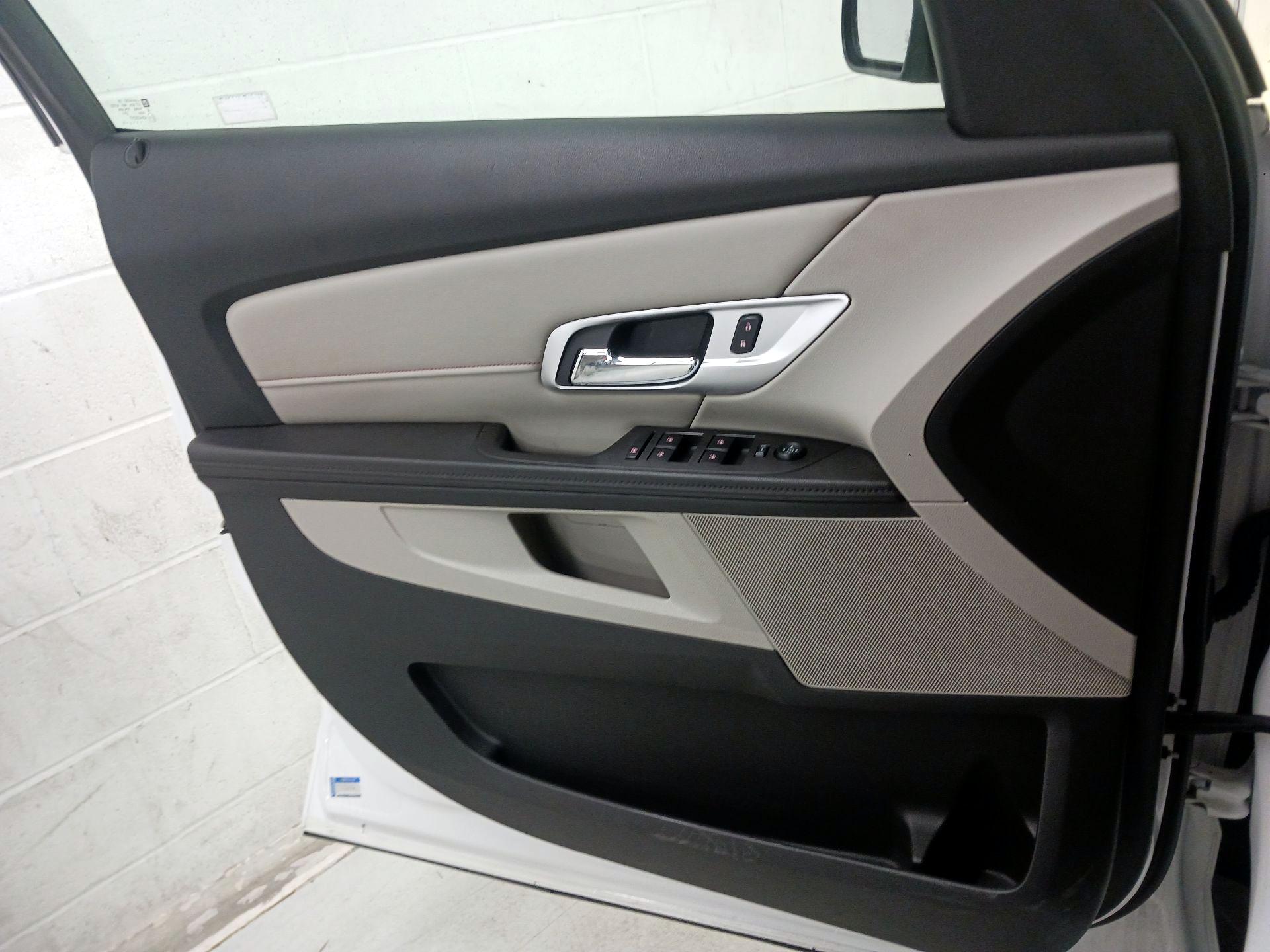 Thumbnail: 2016 GMC Terrain - 12