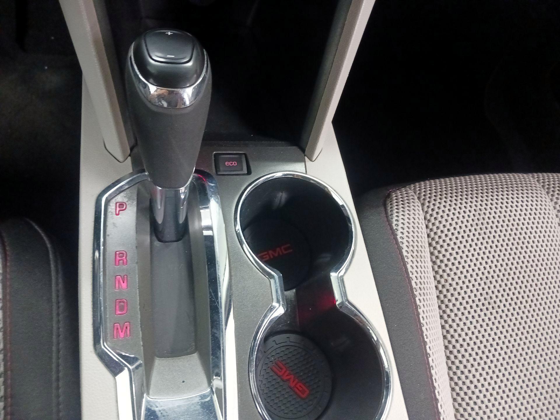 Thumbnail: 2016 GMC Terrain - 15