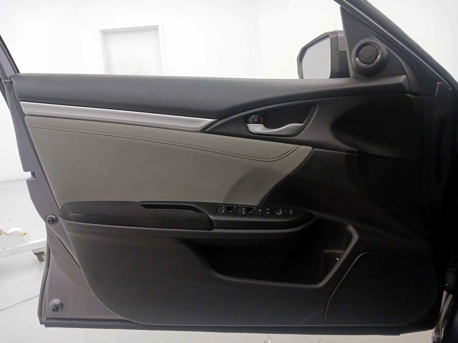 Thumbnail: 2020 Honda Civic - 12