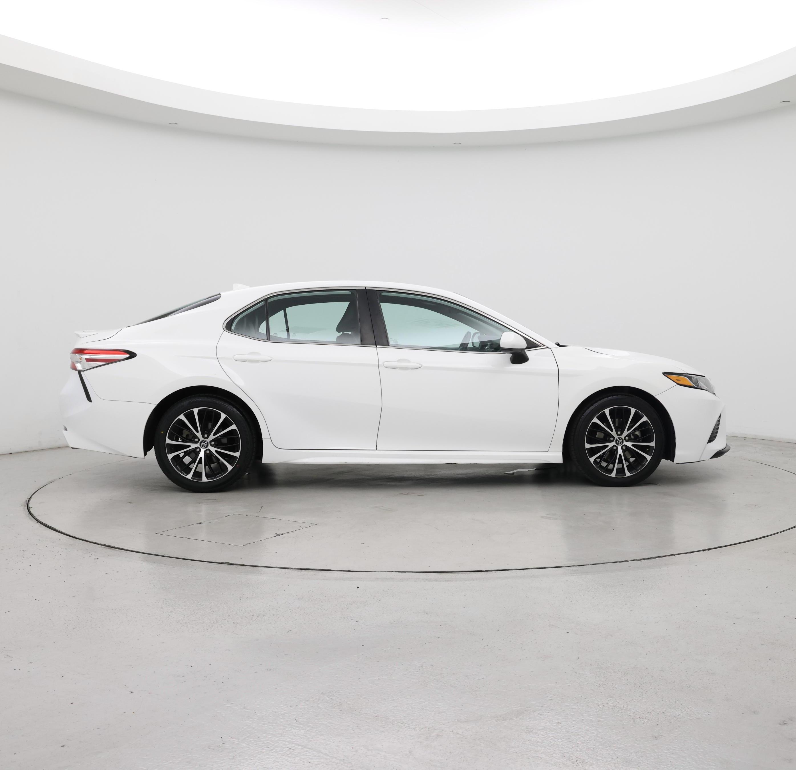 Thumbnail: 2020 Toyota Camry - 7