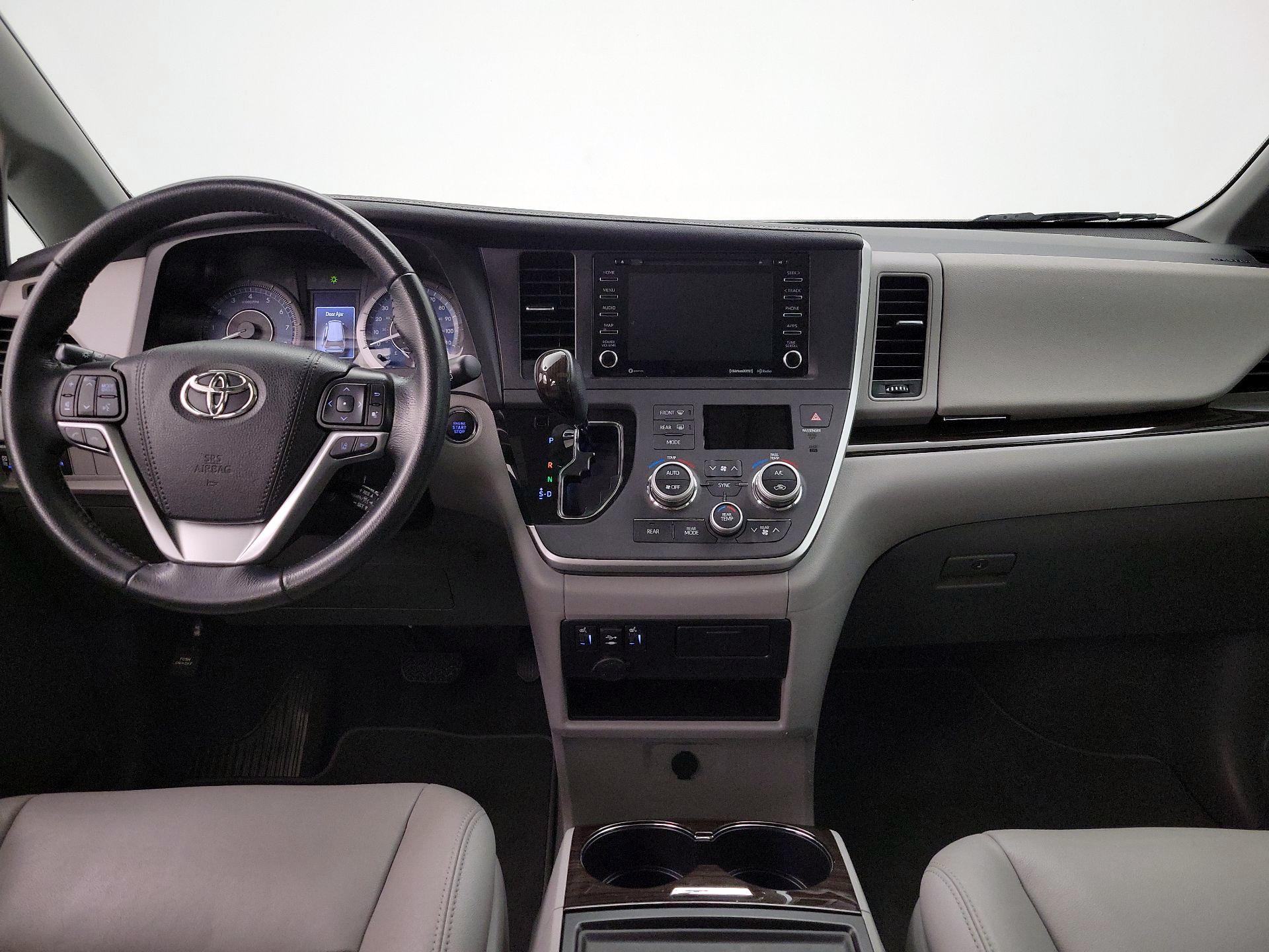 Thumbnail: 2020 Toyota Sienna - 9