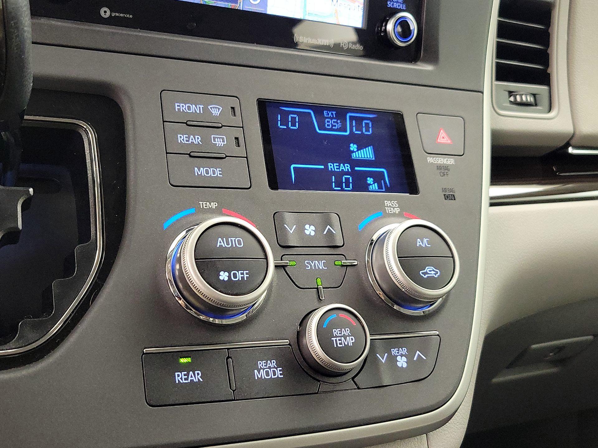 Thumbnail: 2020 Toyota Sienna - 16