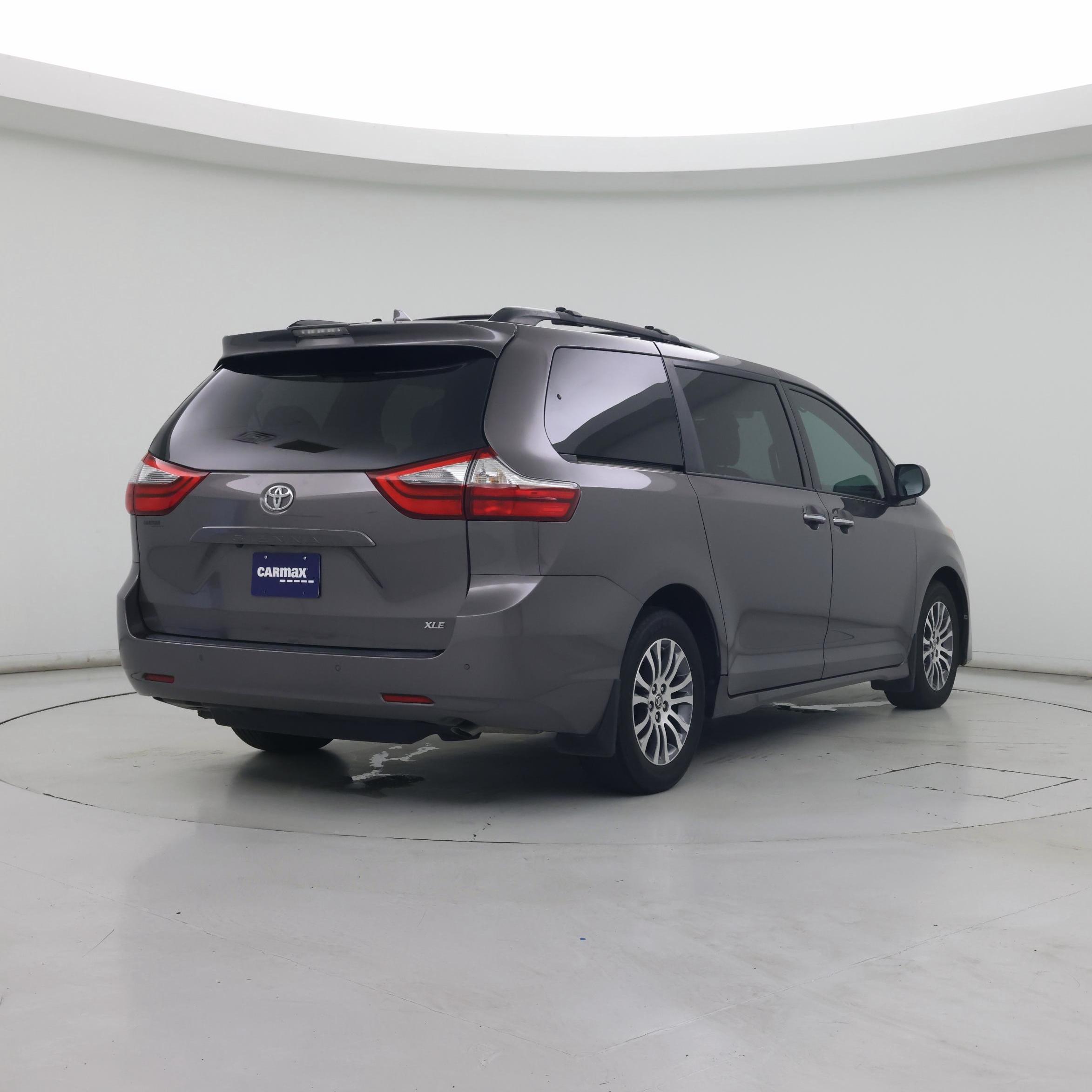 Thumbnail: 2020 Toyota Sienna - 8