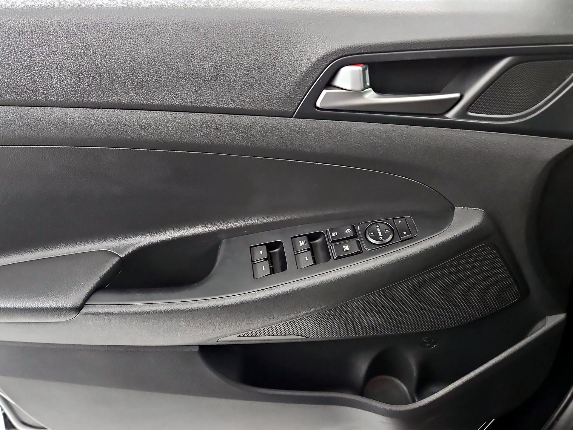 Thumbnail: 2018 Hyundai Tucson - 10