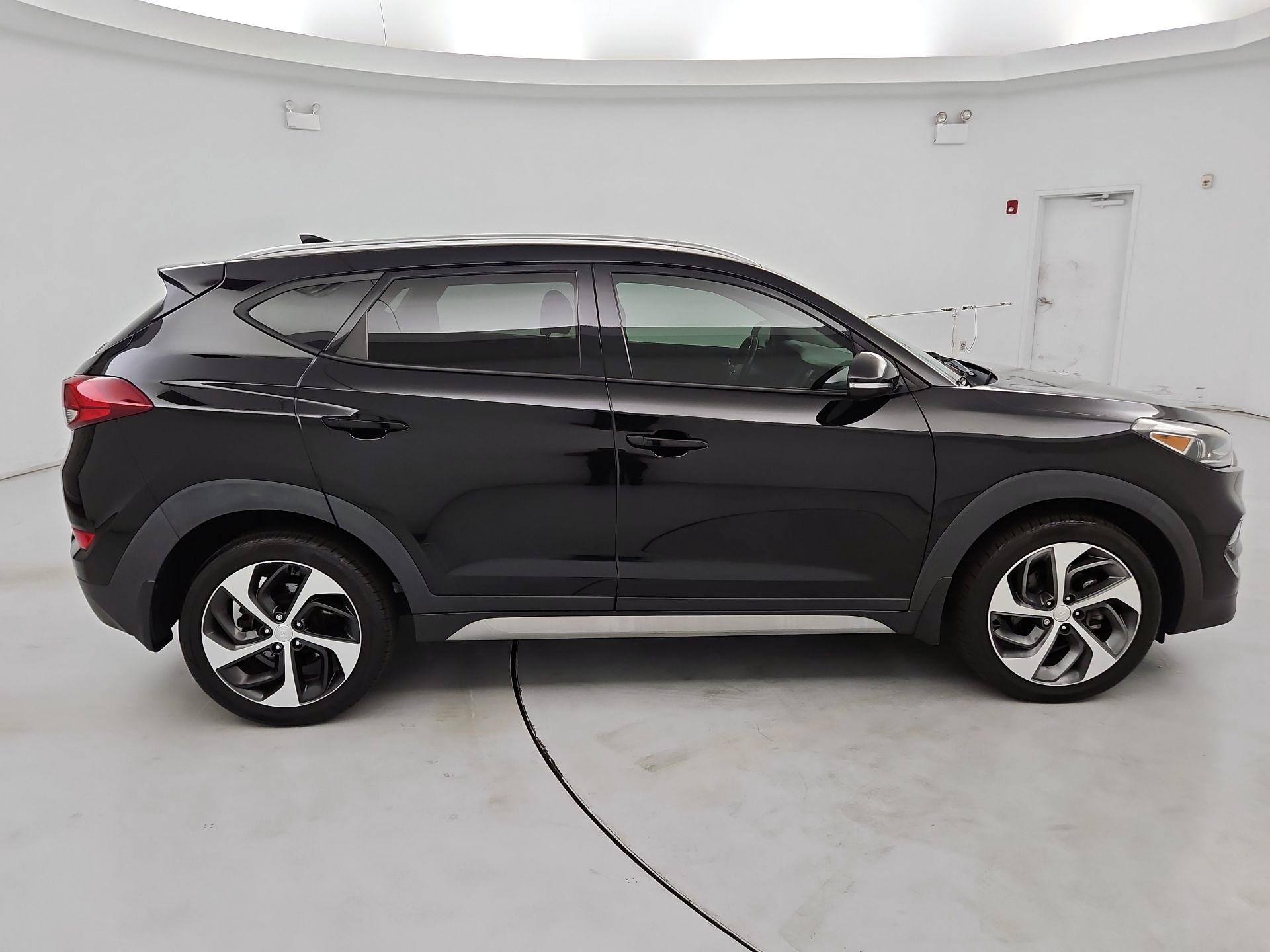 Thumbnail: 2018 Hyundai Tucson - 4