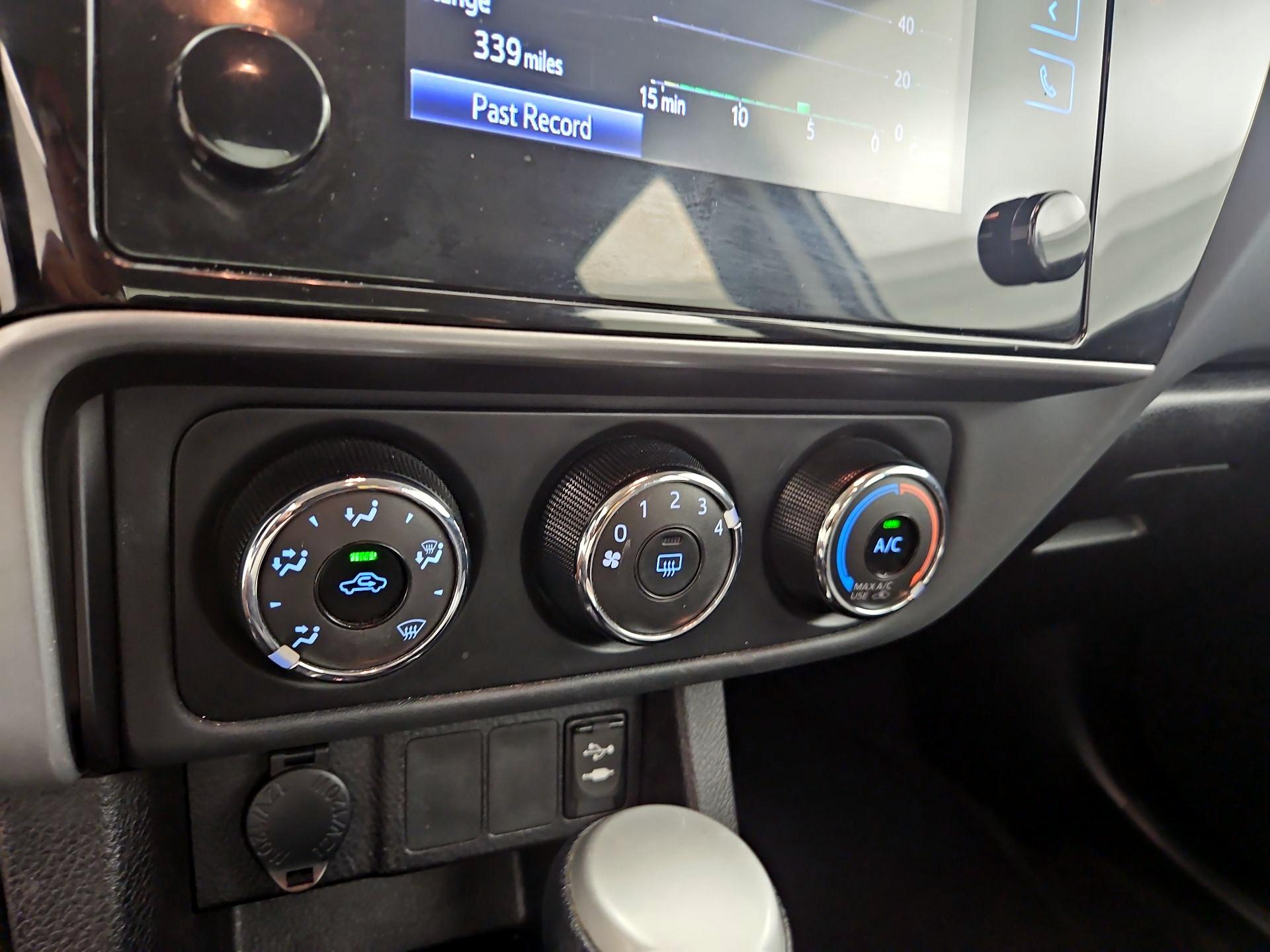 Thumbnail: 2018 Toyota Corolla - 16