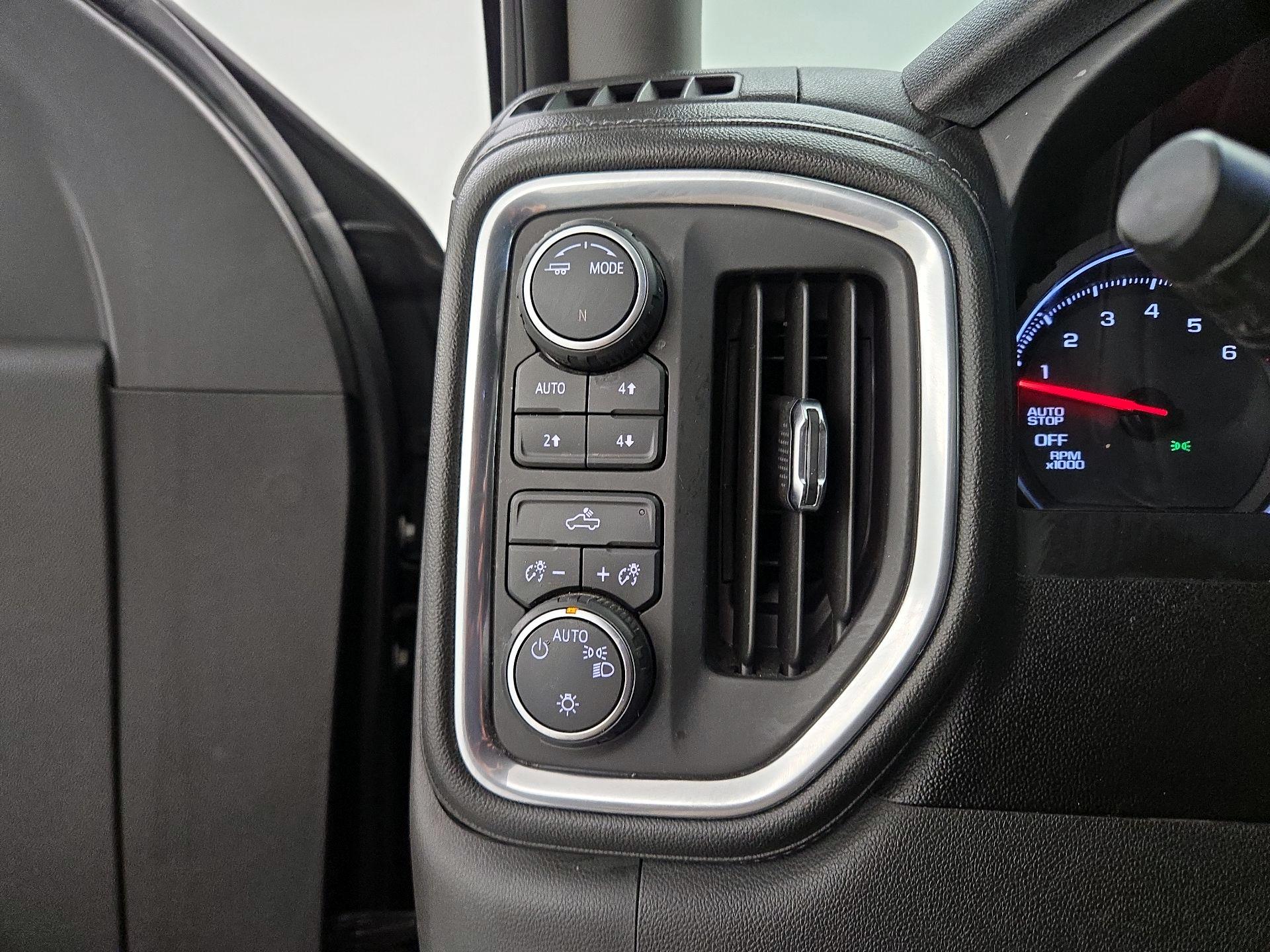Thumbnail: 2020 Chevrolet Silverado 1500 - 13