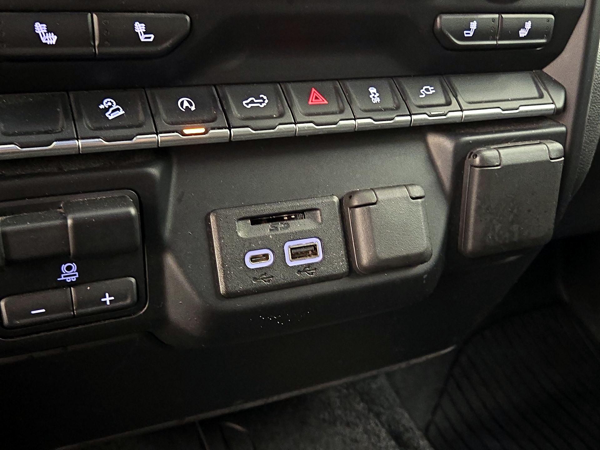 Thumbnail: 2020 Chevrolet Silverado 1500 - 18