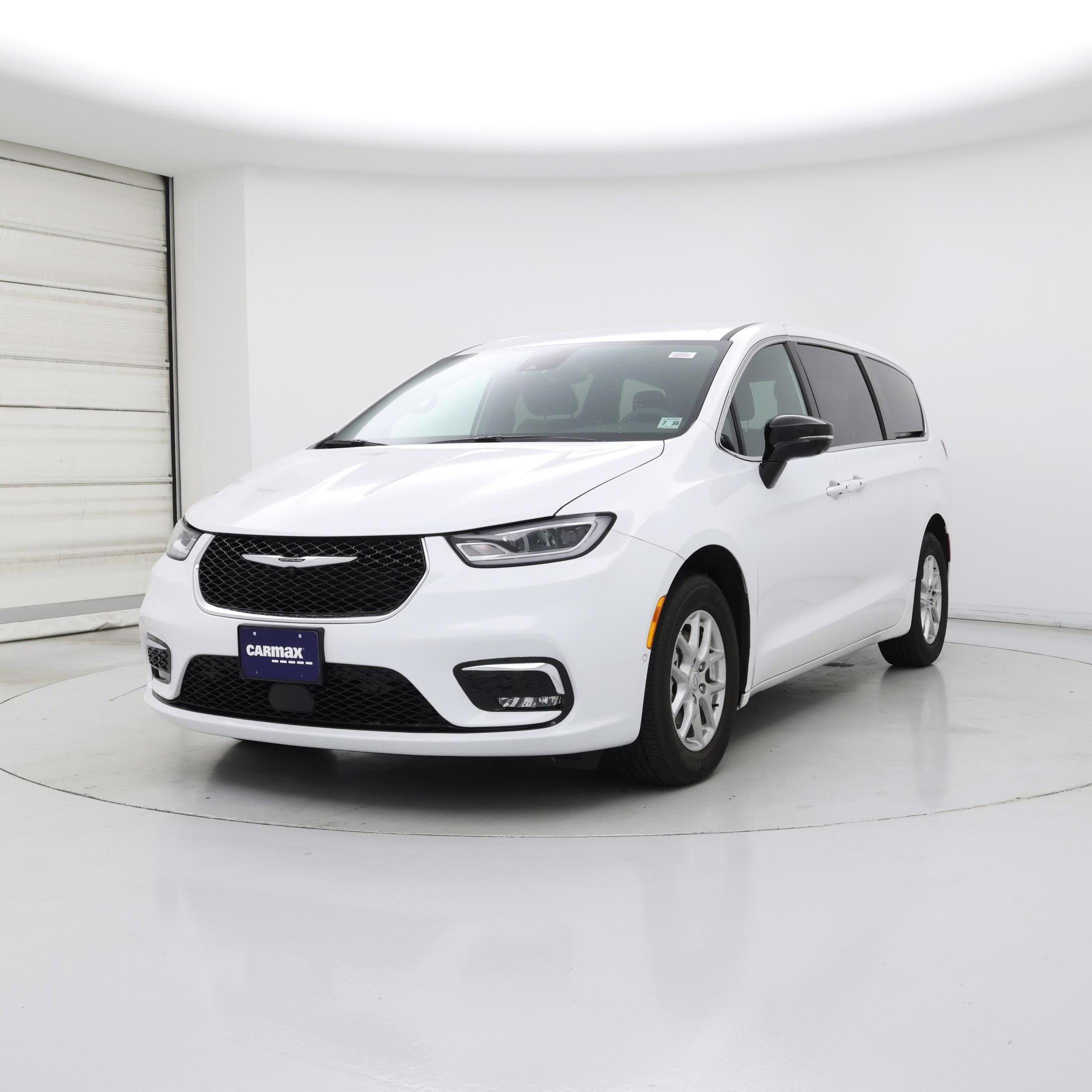 Thumbnail: 2025 Chrysler Pacifica - 4