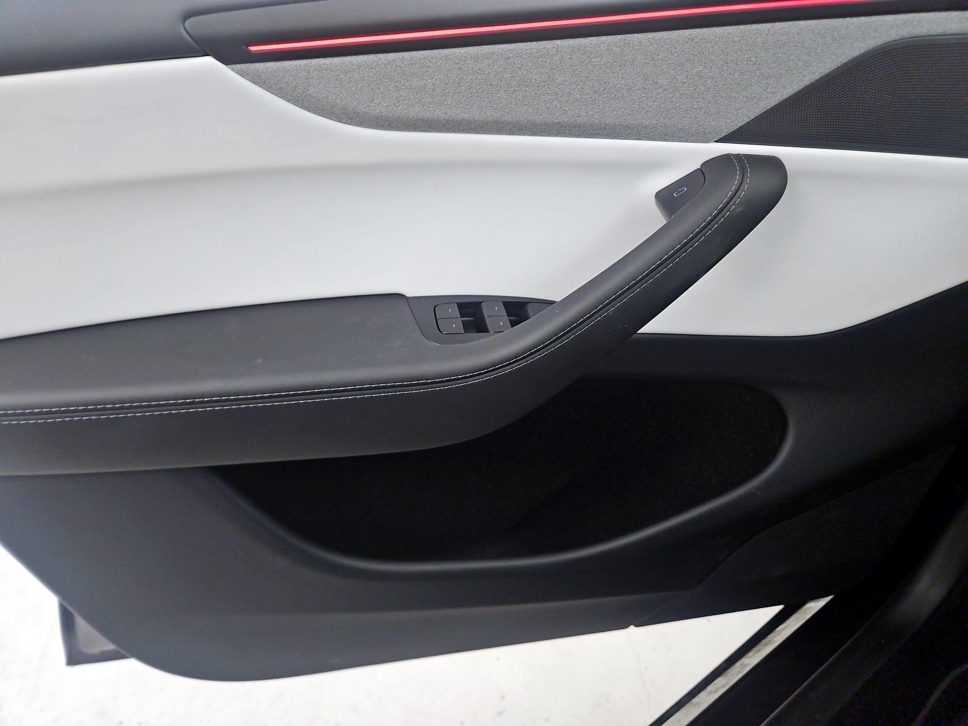 Thumbnail: 2026 Tesla Model Y - 12