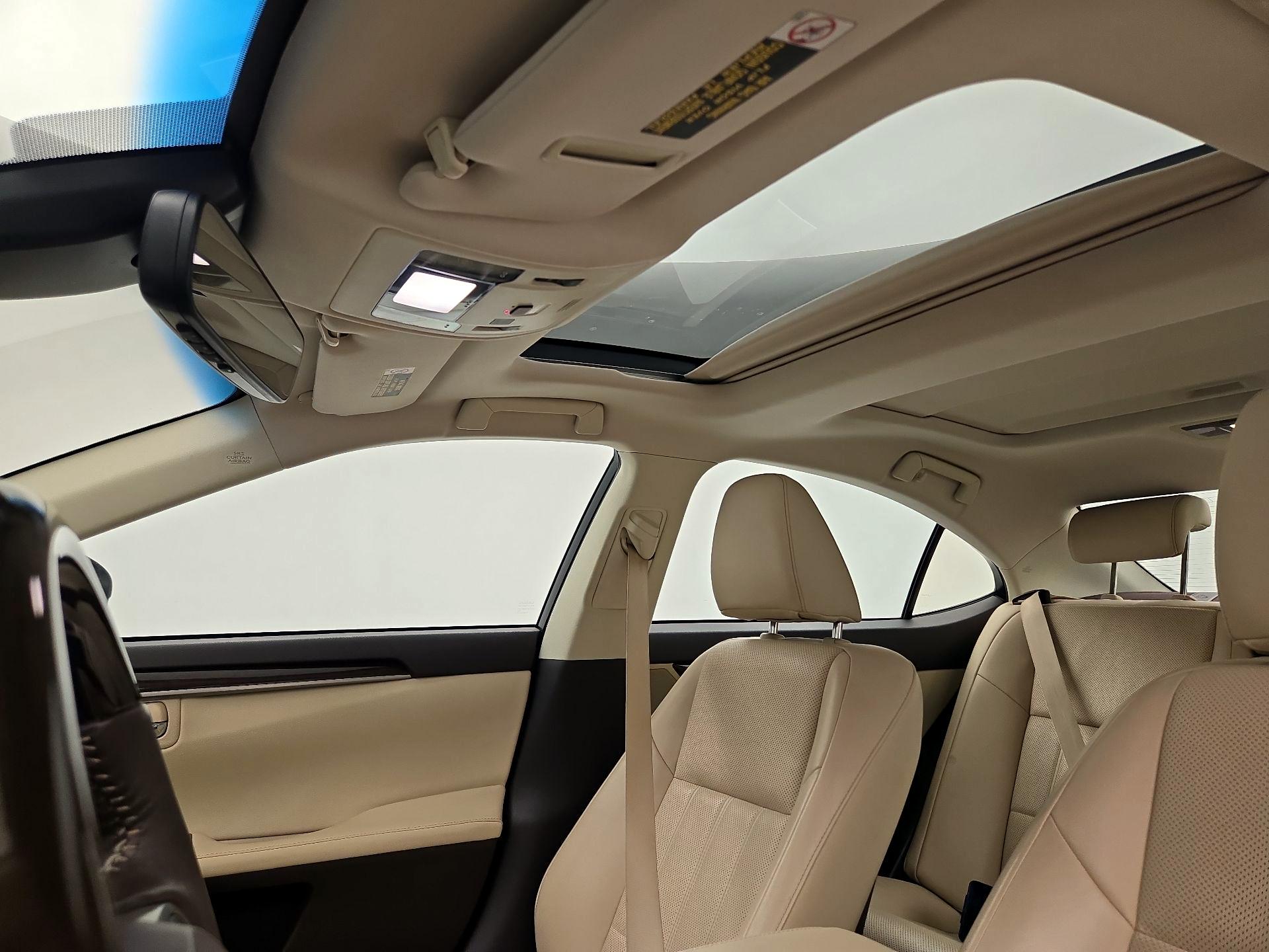 Thumbnail: 2017 Lexus ES - 20