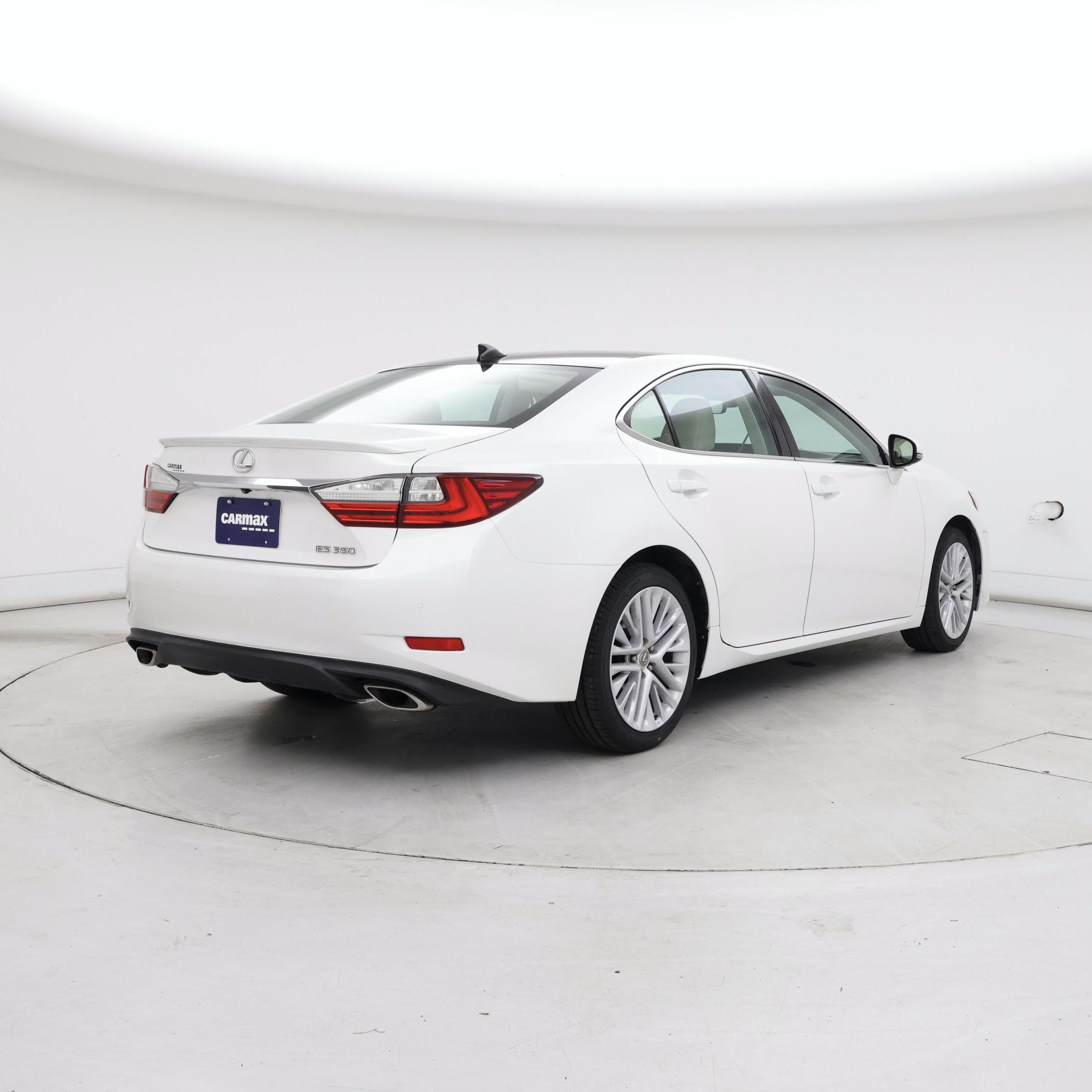Thumbnail: 2017 Lexus ES - 8