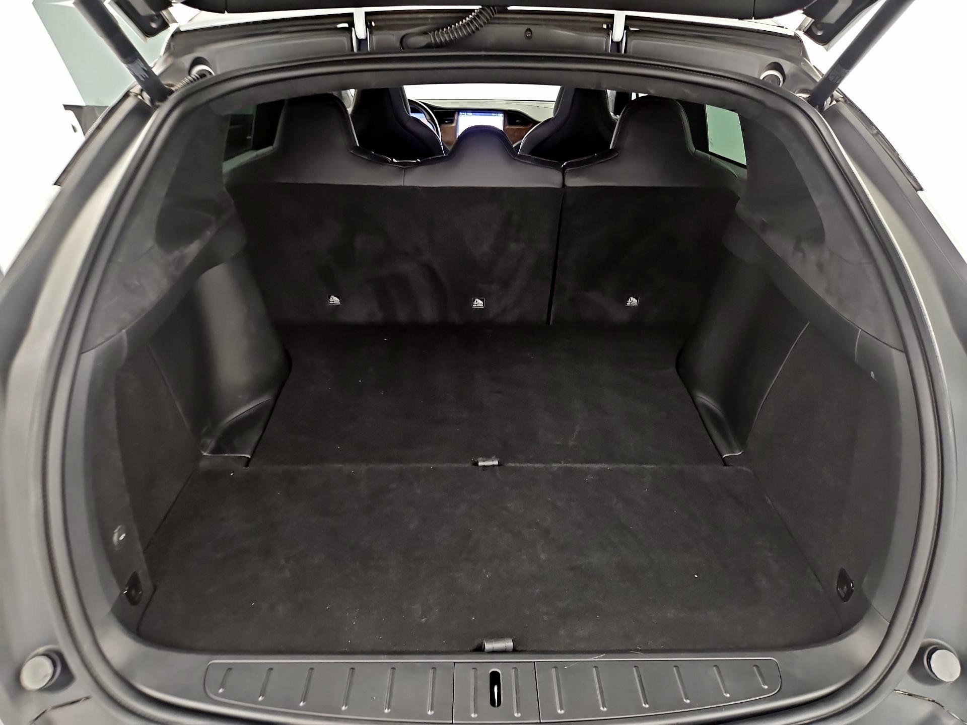 Thumbnail: 2020 Tesla Model X - 19
