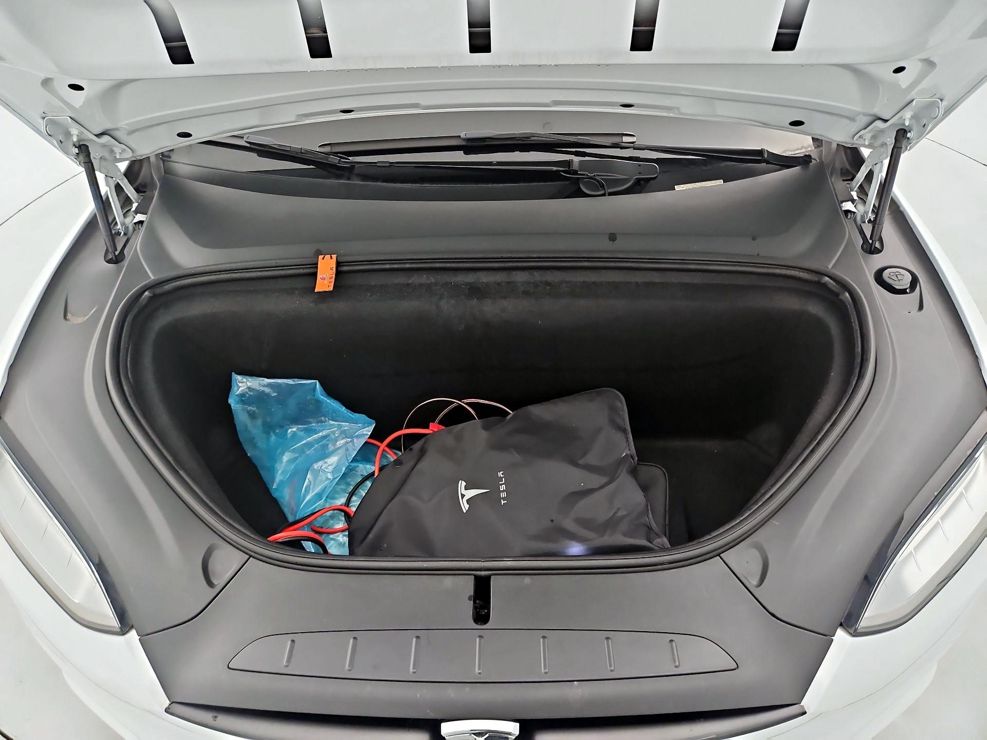 Thumbnail: 2020 Tesla Model X - 20