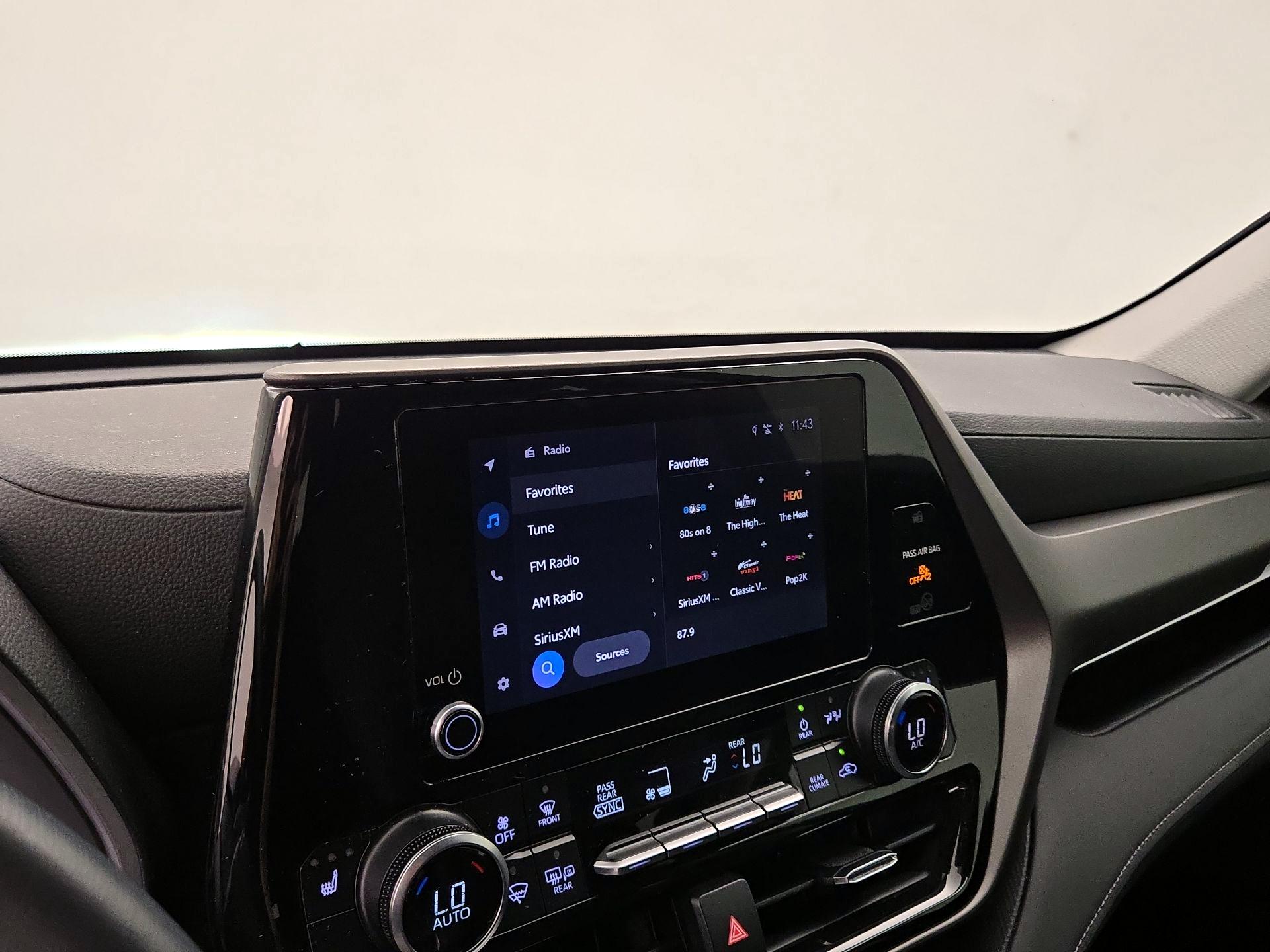 Thumbnail: 2023 Toyota Highlander - 15