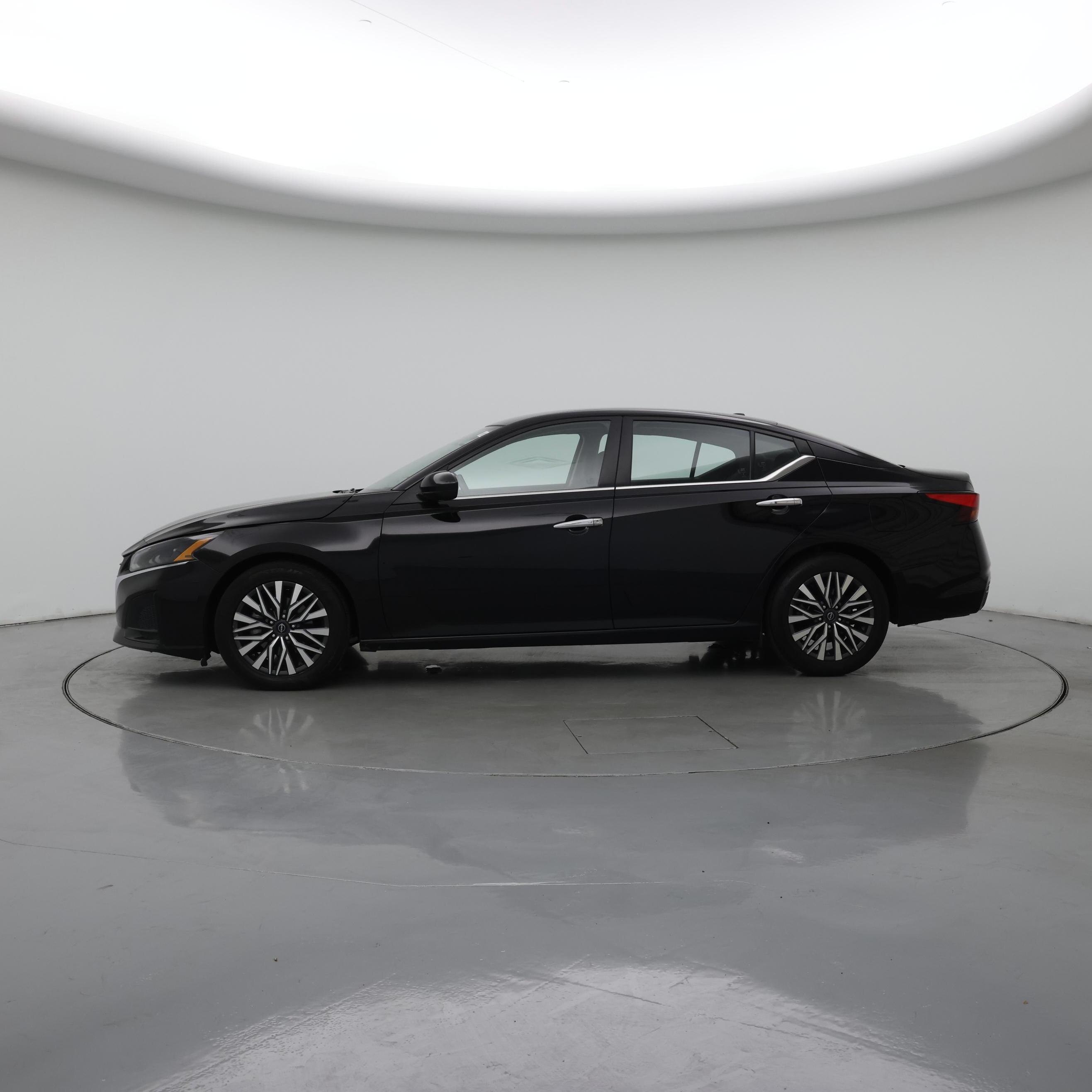 Thumbnail: 2023 Nissan Altima - 3