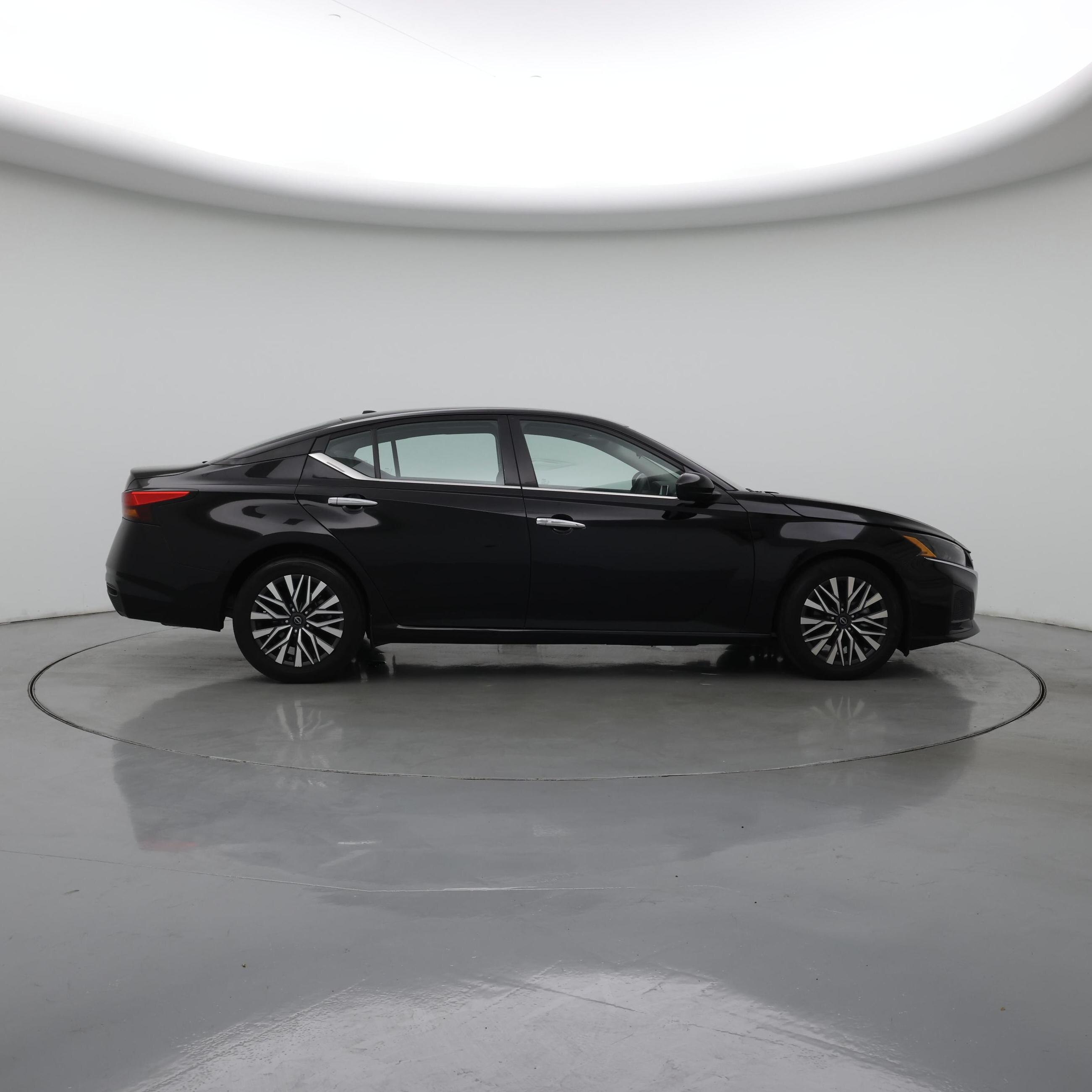 Thumbnail: 2023 Nissan Altima - 7