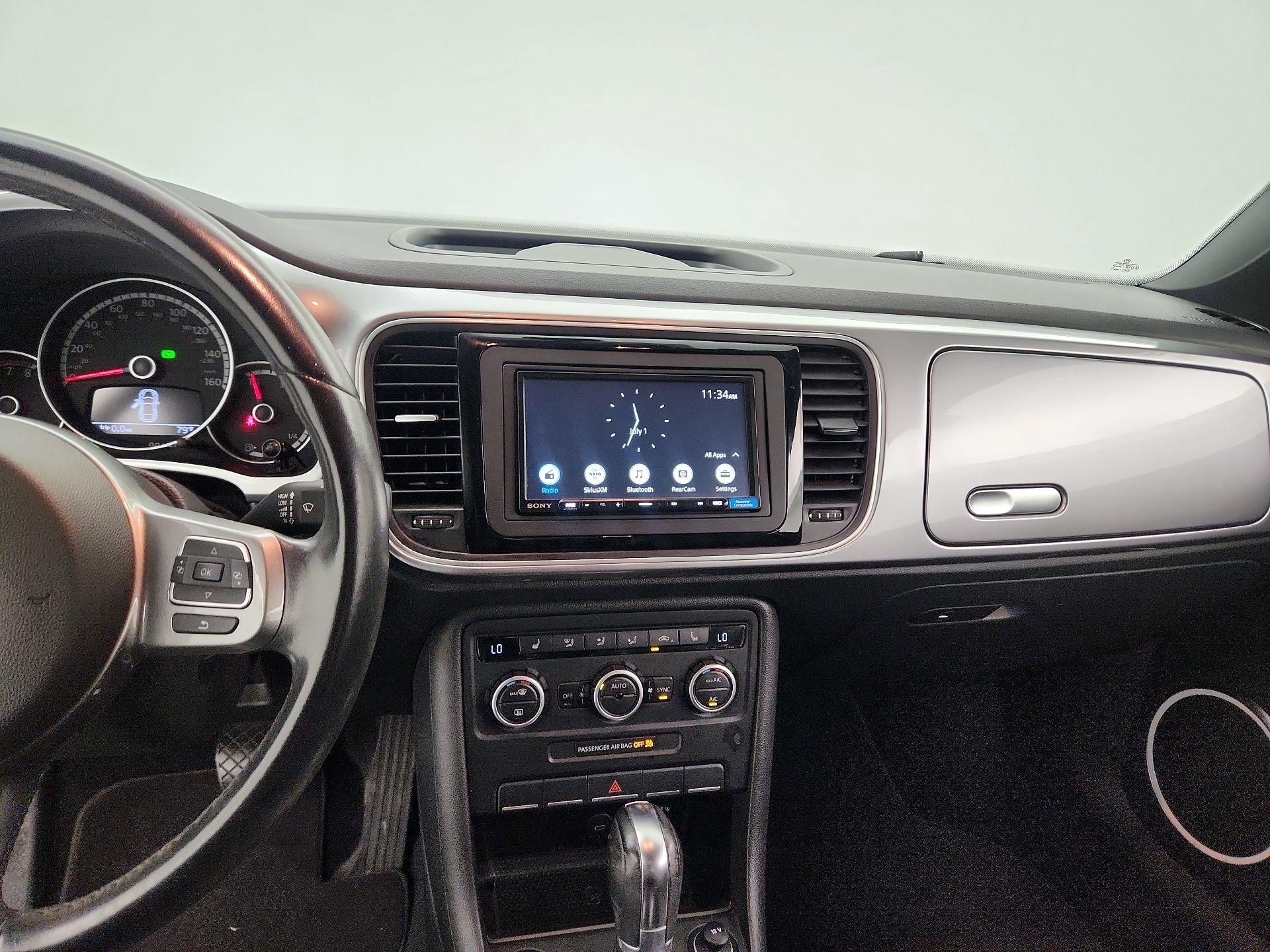 Thumbnail: 2014 Volkswagen Beetle - 9