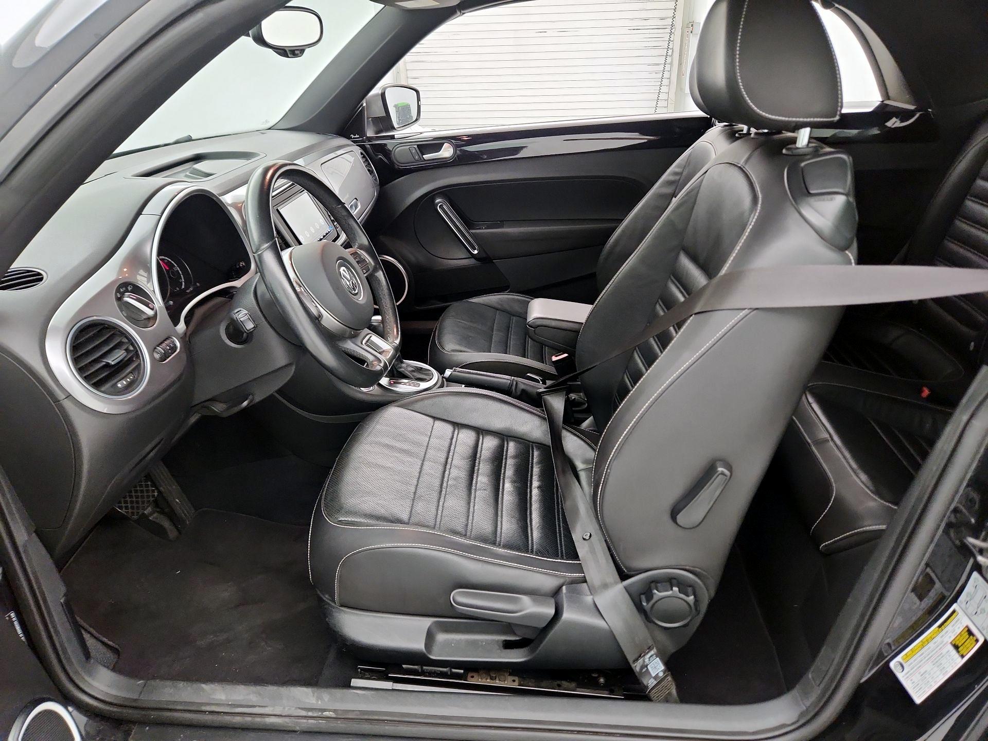 Thumbnail: 2014 Volkswagen Beetle - 11