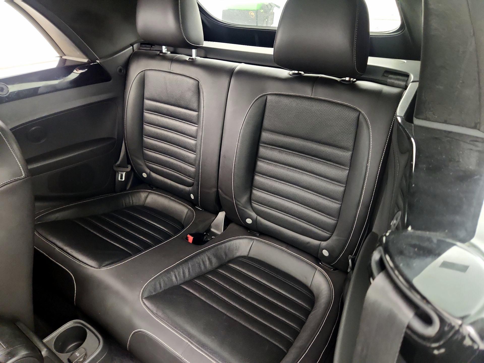 Thumbnail: 2014 Volkswagen Beetle - 19
