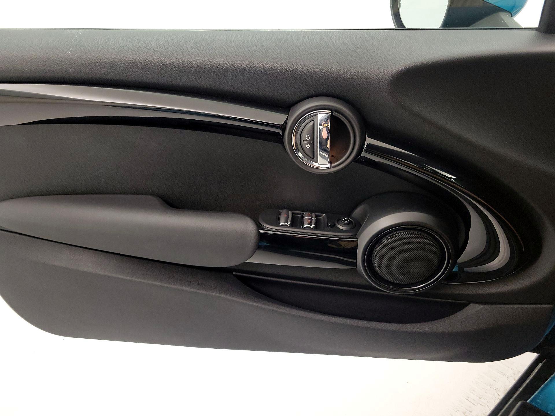 Thumbnail: 2019 MINI Cooper - 12