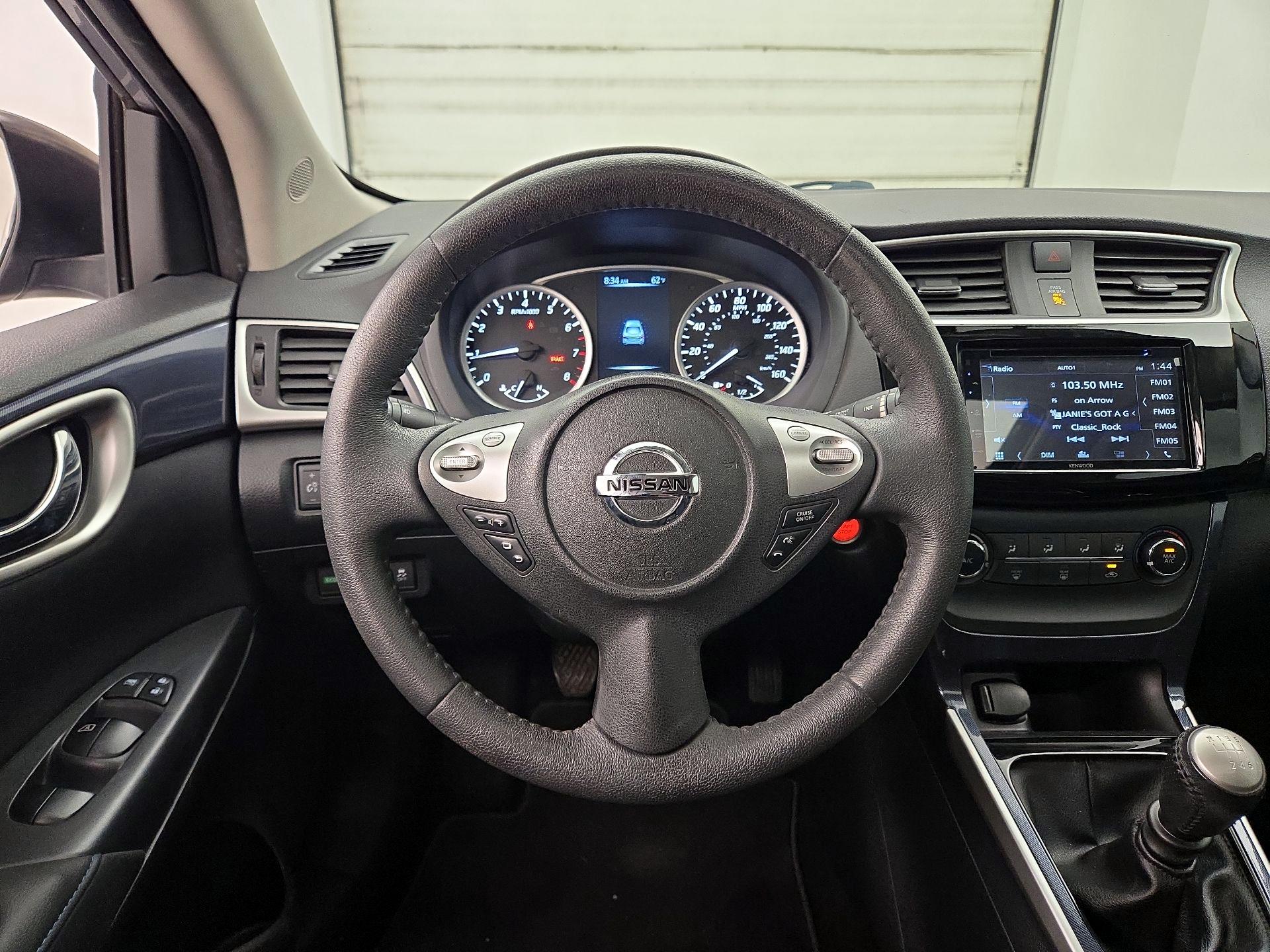 Thumbnail: 2017 Nissan Sentra - 10