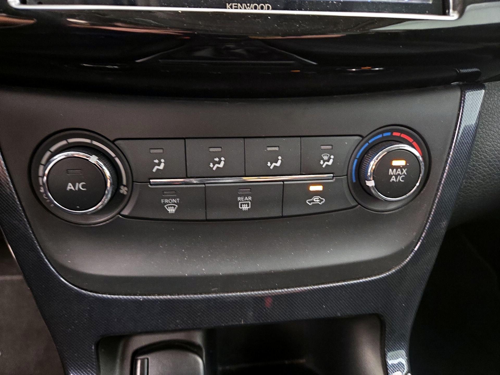 Thumbnail: 2017 Nissan Sentra - 16