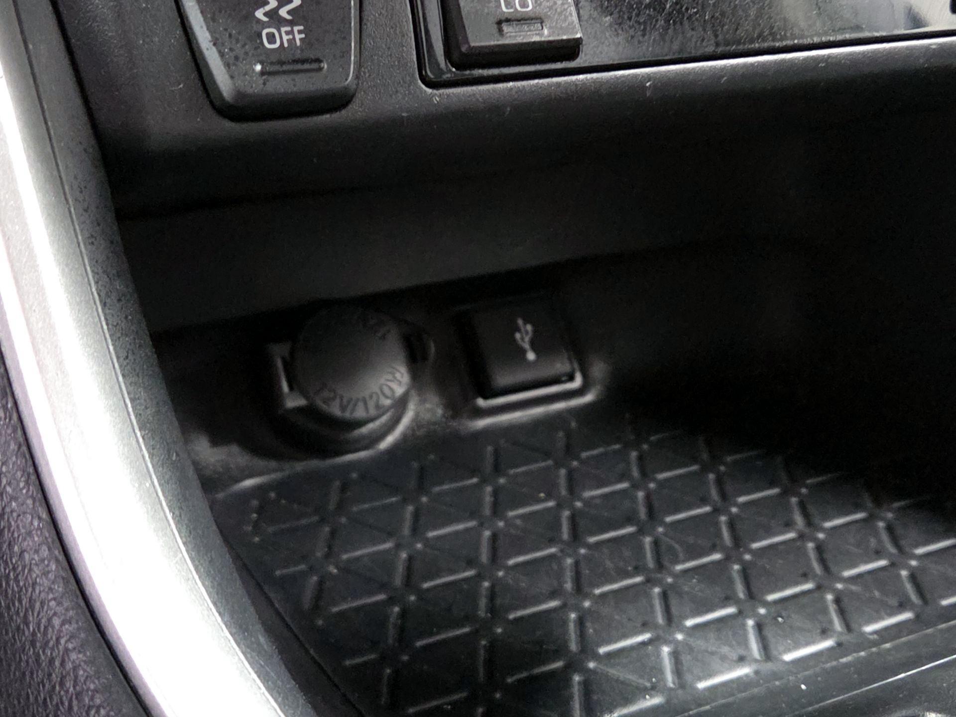 Thumbnail: 2022 Toyota RAV4 - 18
