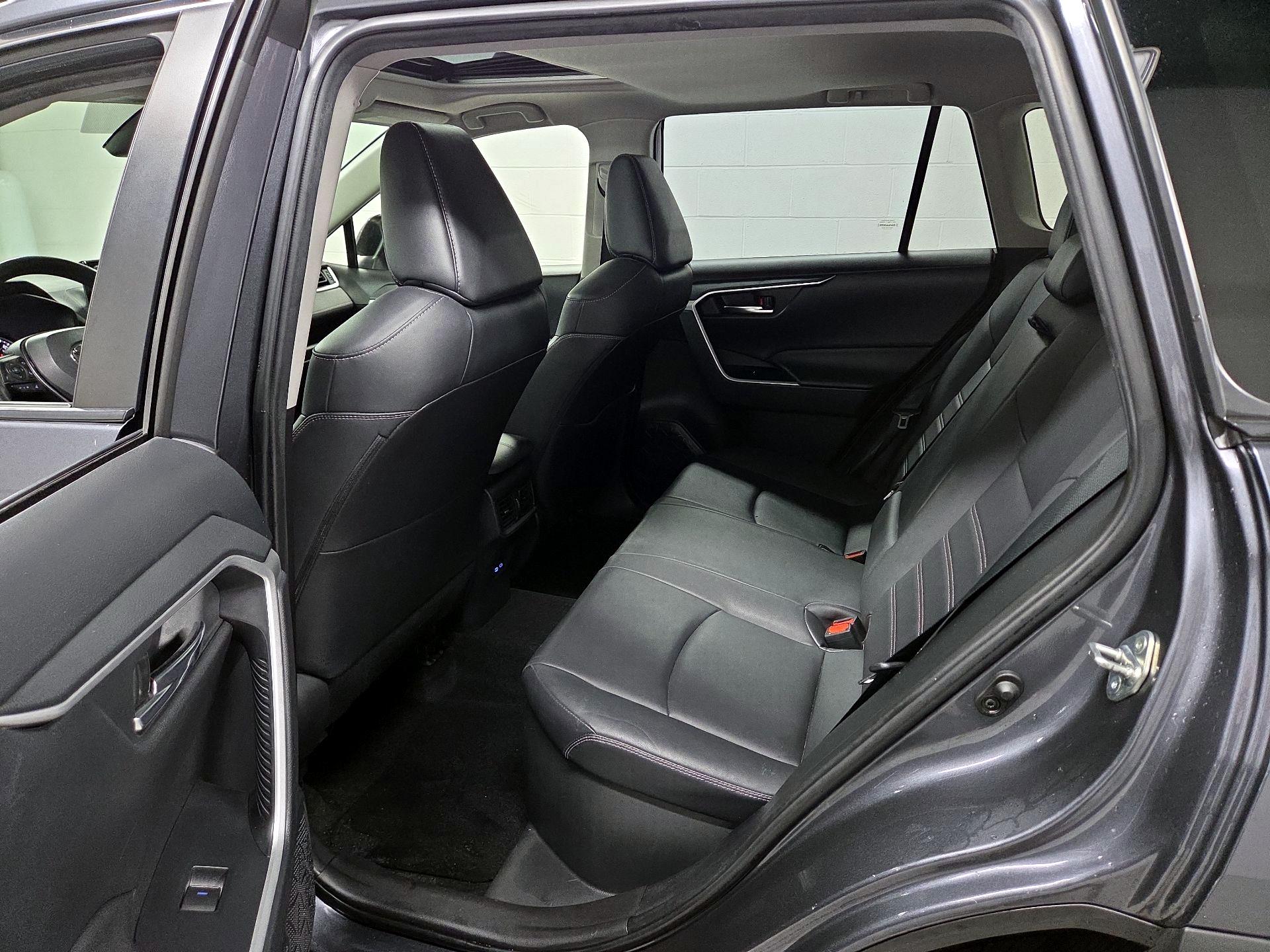 Thumbnail: 2022 Toyota RAV4 - 20