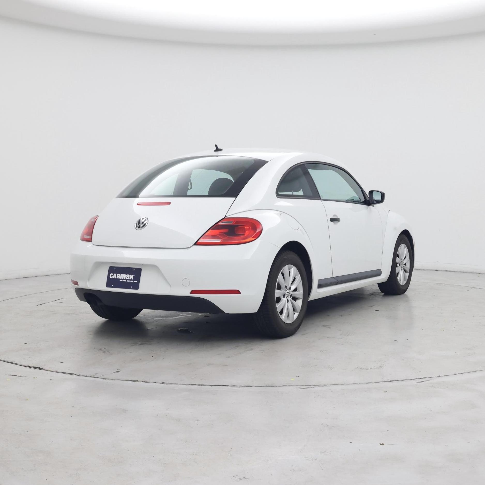 Thumbnail: 2015 Volkswagen Beetle - 8