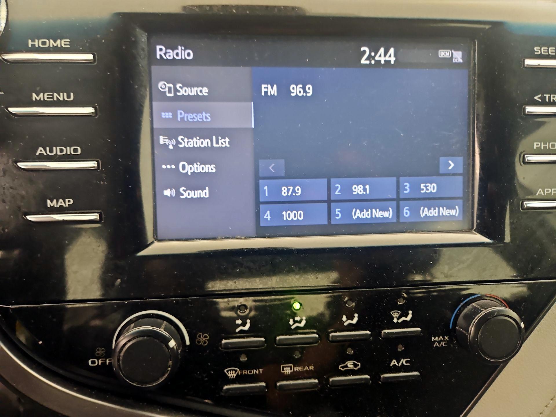 Thumbnail: 2019 Toyota Camry - 15