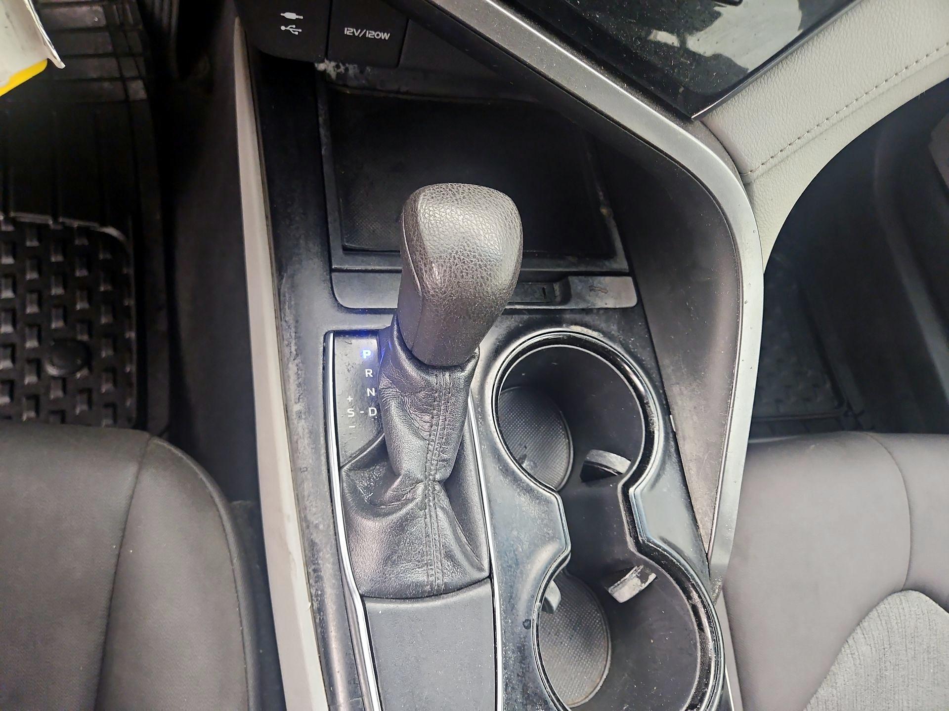 Thumbnail: 2019 Toyota Camry - 17