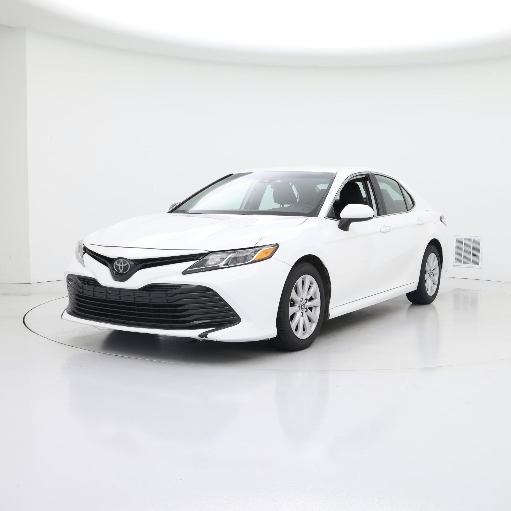 Thumbnail: 2019 Toyota Camry - 4