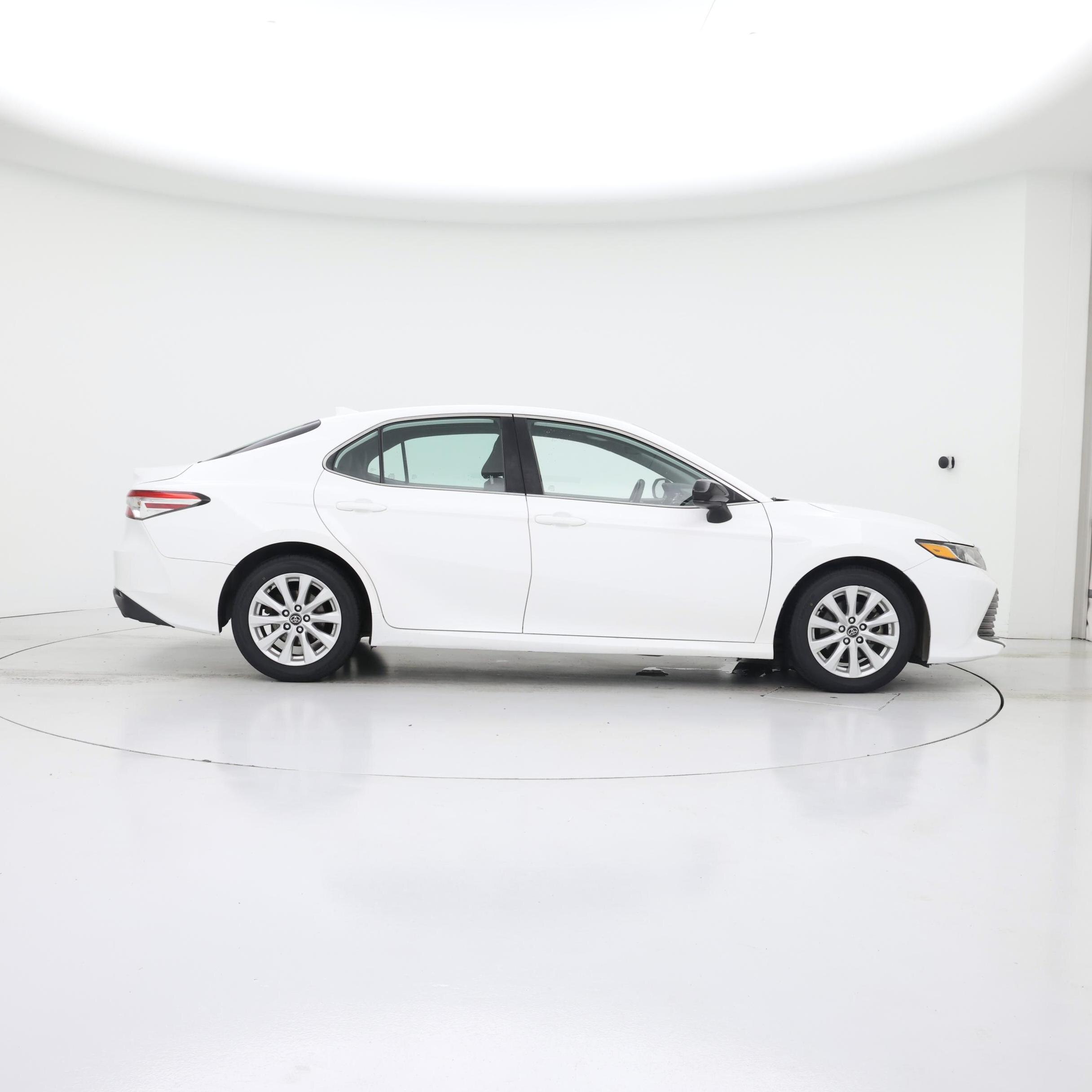 Thumbnail: 2019 Toyota Camry - 7