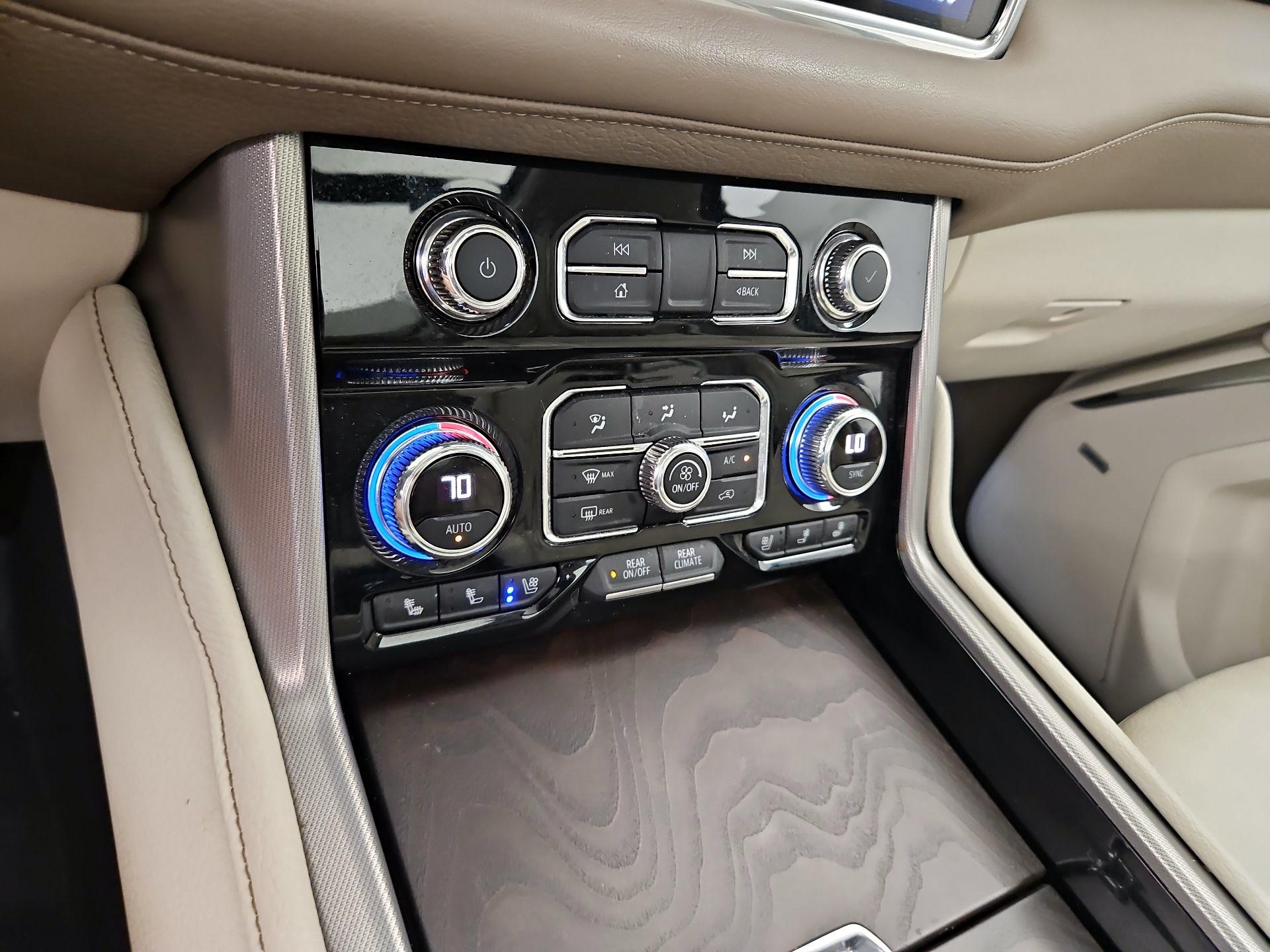 Thumbnail: 2021 GMC Yukon XL - 17