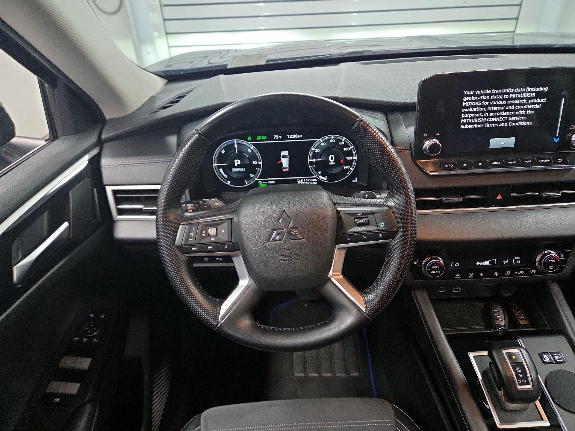 Thumbnail: 2025 Mitsubishi Outlander - 10