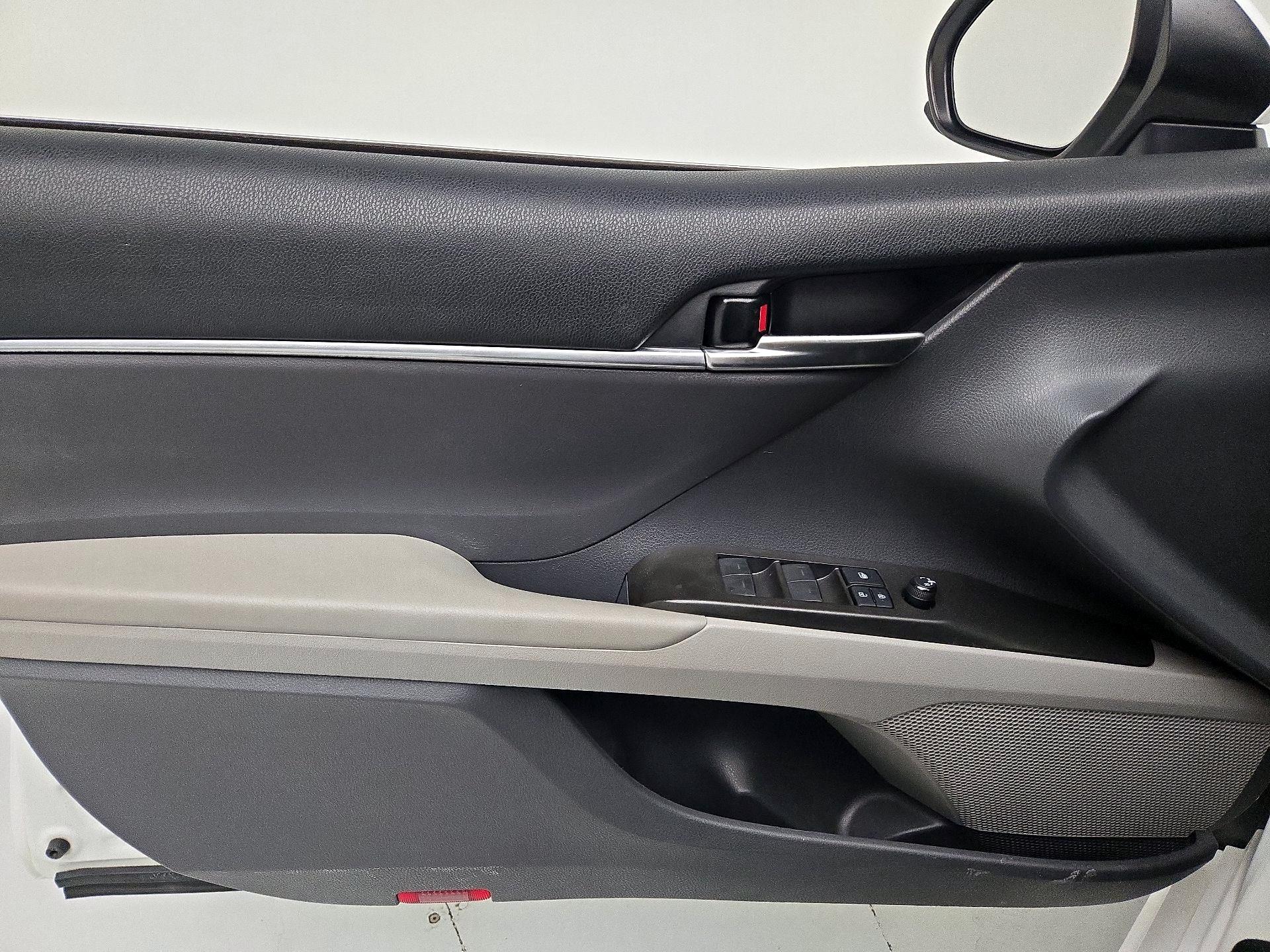 Thumbnail: 2021 Toyota Camry - 12