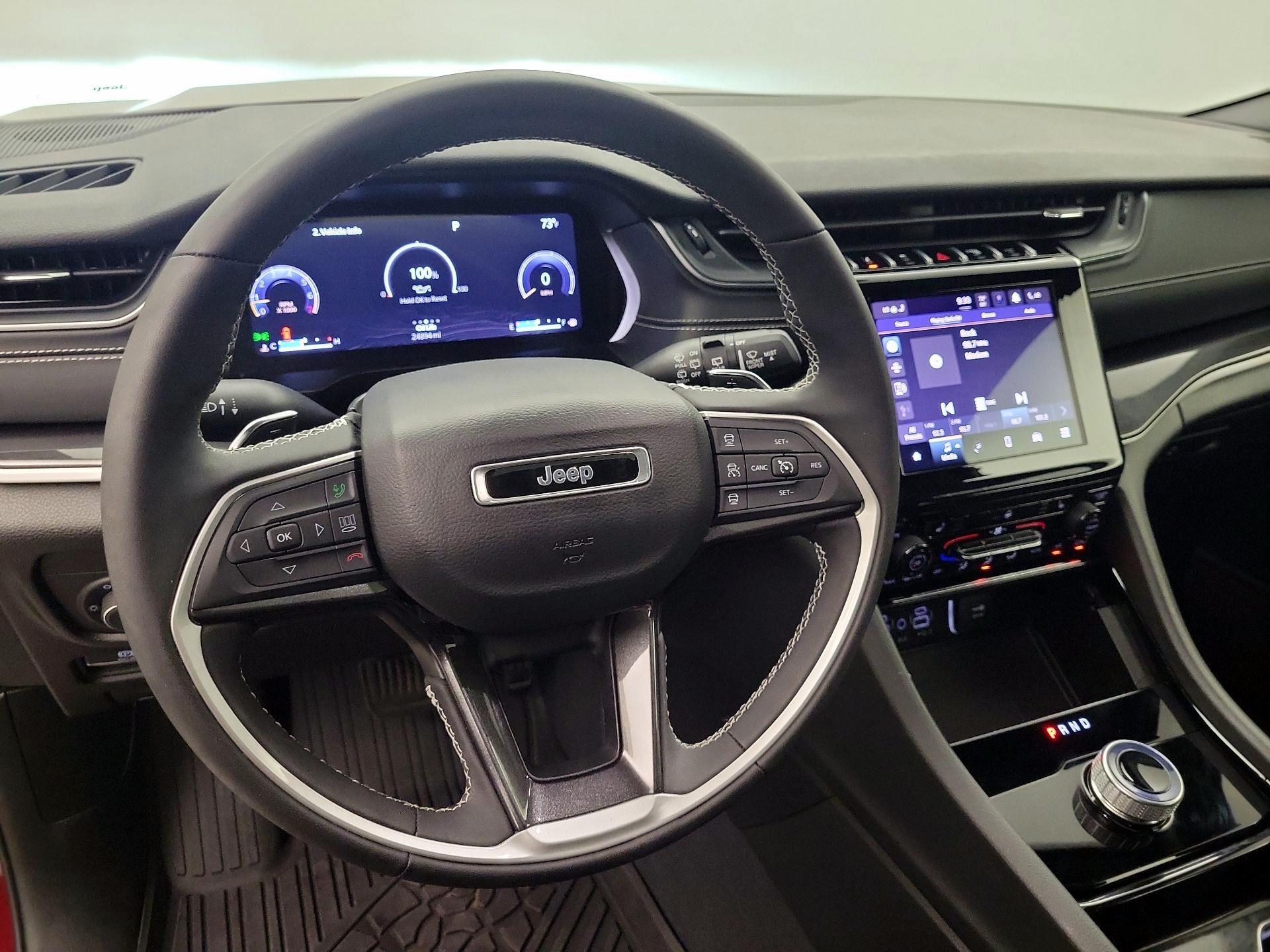 Thumbnail: 2023 Jeep Grand Cherokee - 10