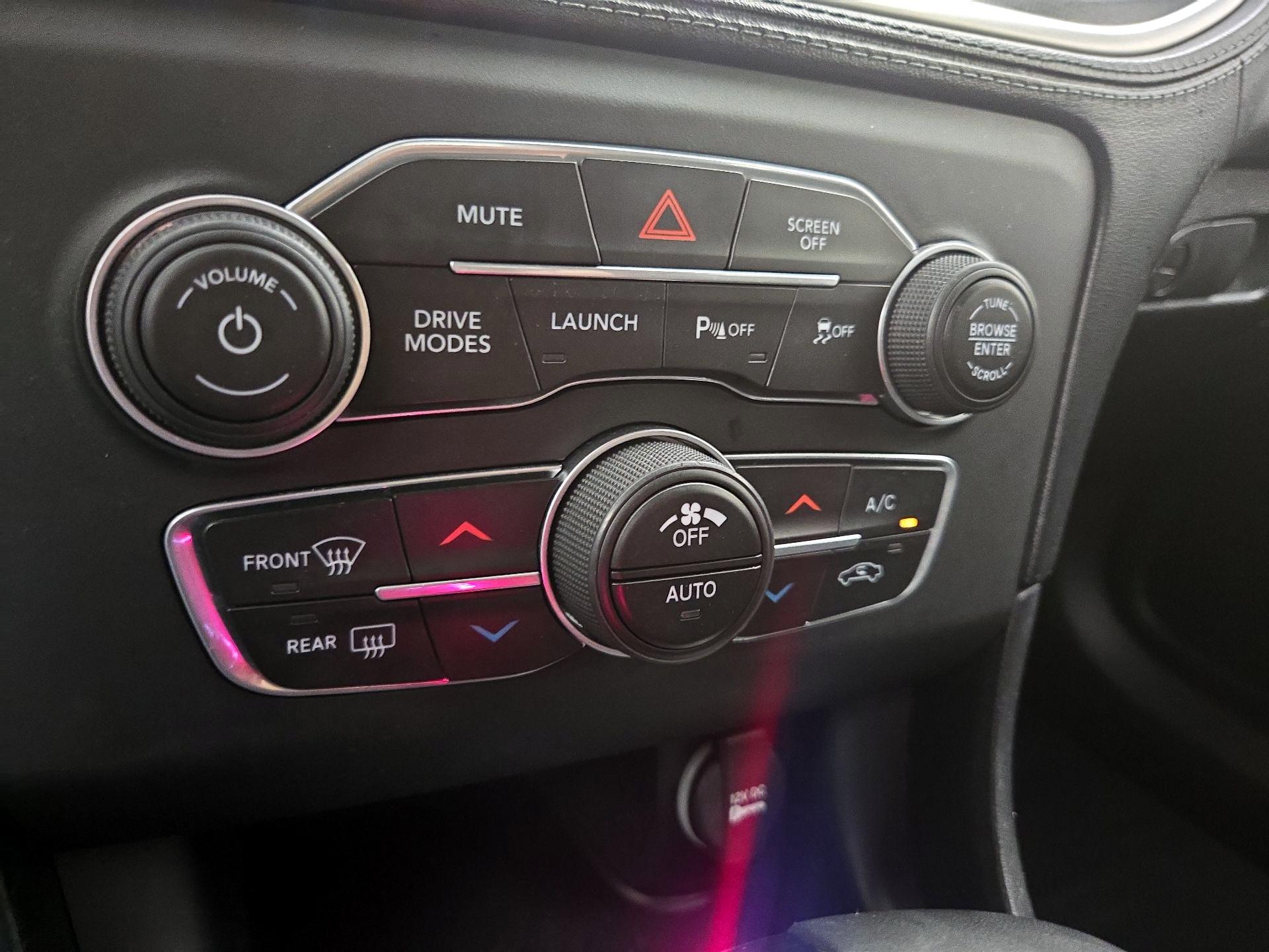 Thumbnail: 2019 Dodge Charger - 17