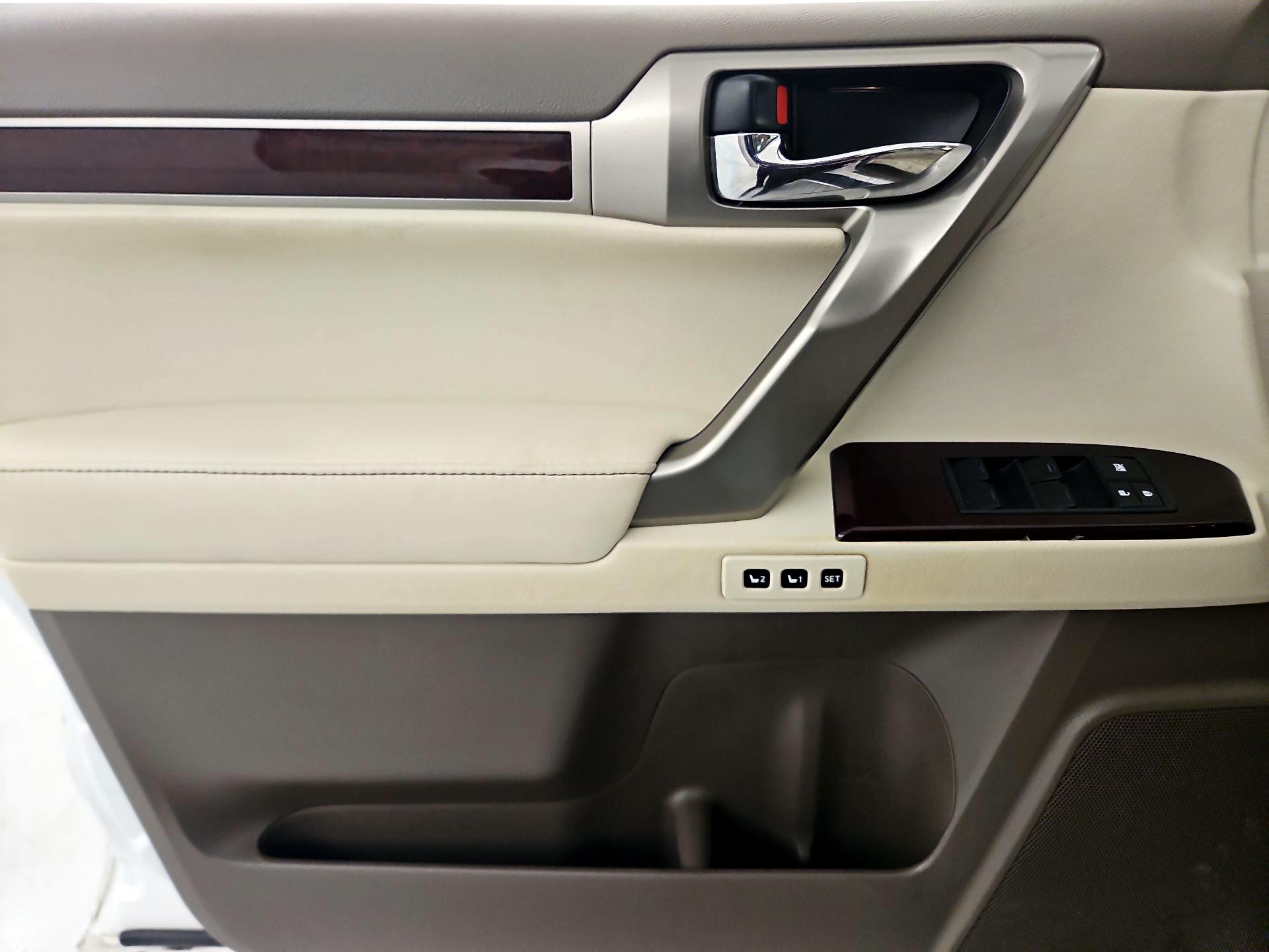 Thumbnail: 2014 Lexus GX - 10