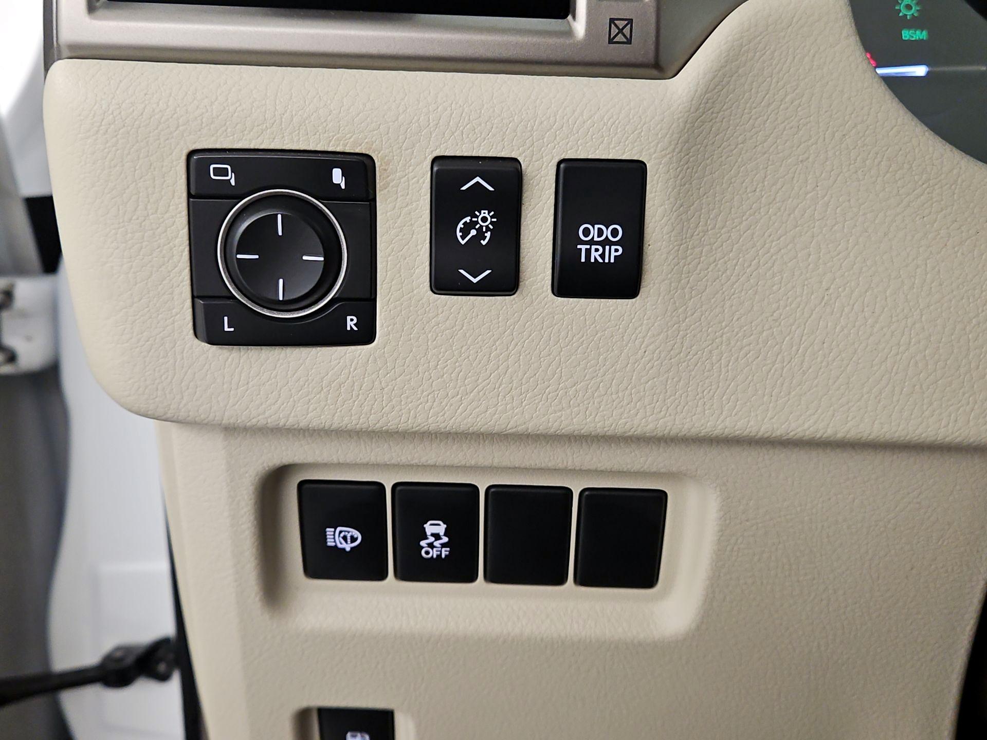 Thumbnail: 2014 Lexus GX - 11
