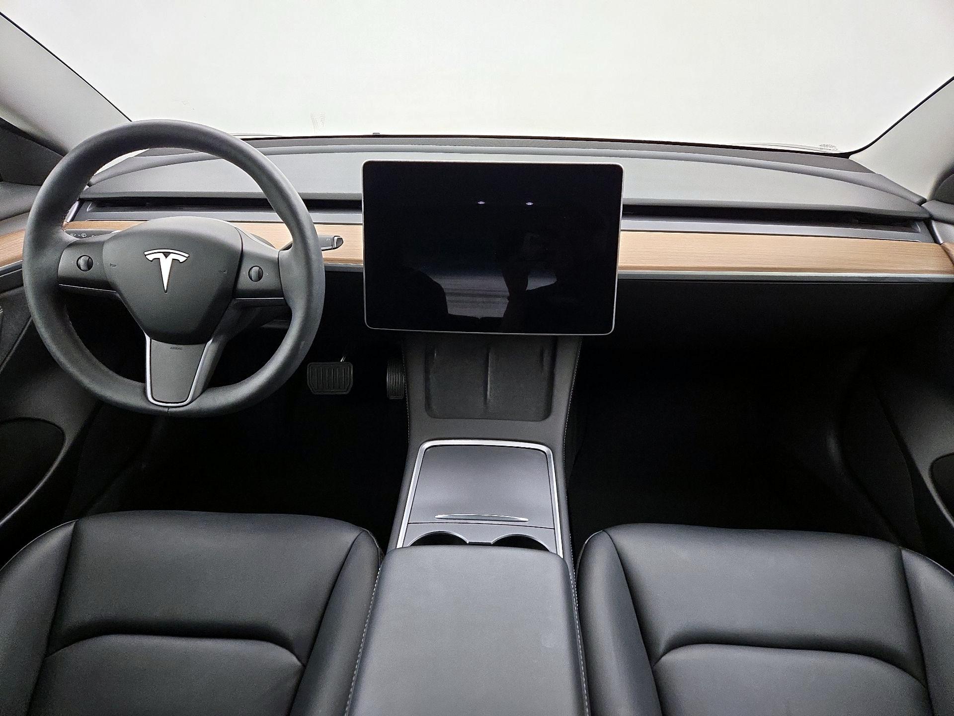Thumbnail: 2023 Tesla Model 3 - 9
