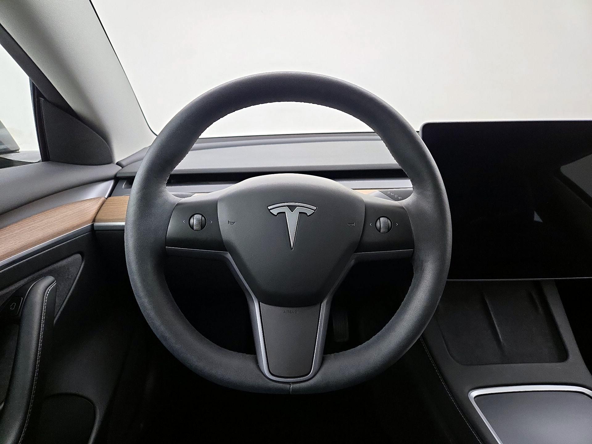 Thumbnail: 2023 Tesla Model 3 - 10