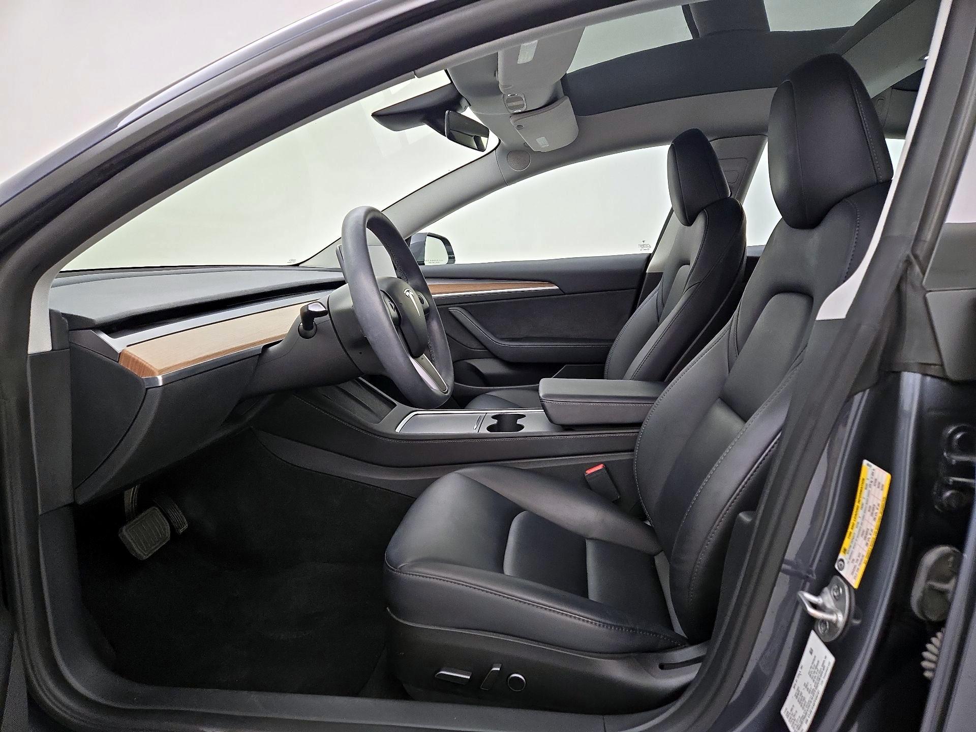 Thumbnail: 2023 Tesla Model 3 - 11
